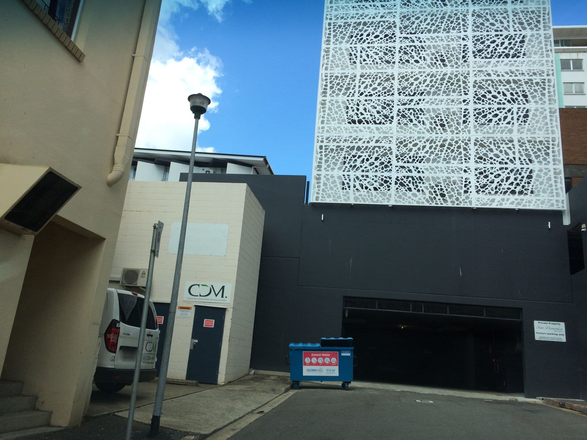 Street view near The Ridge, Spring Hill — © hoylen (CC BY-SA · Mapillary)