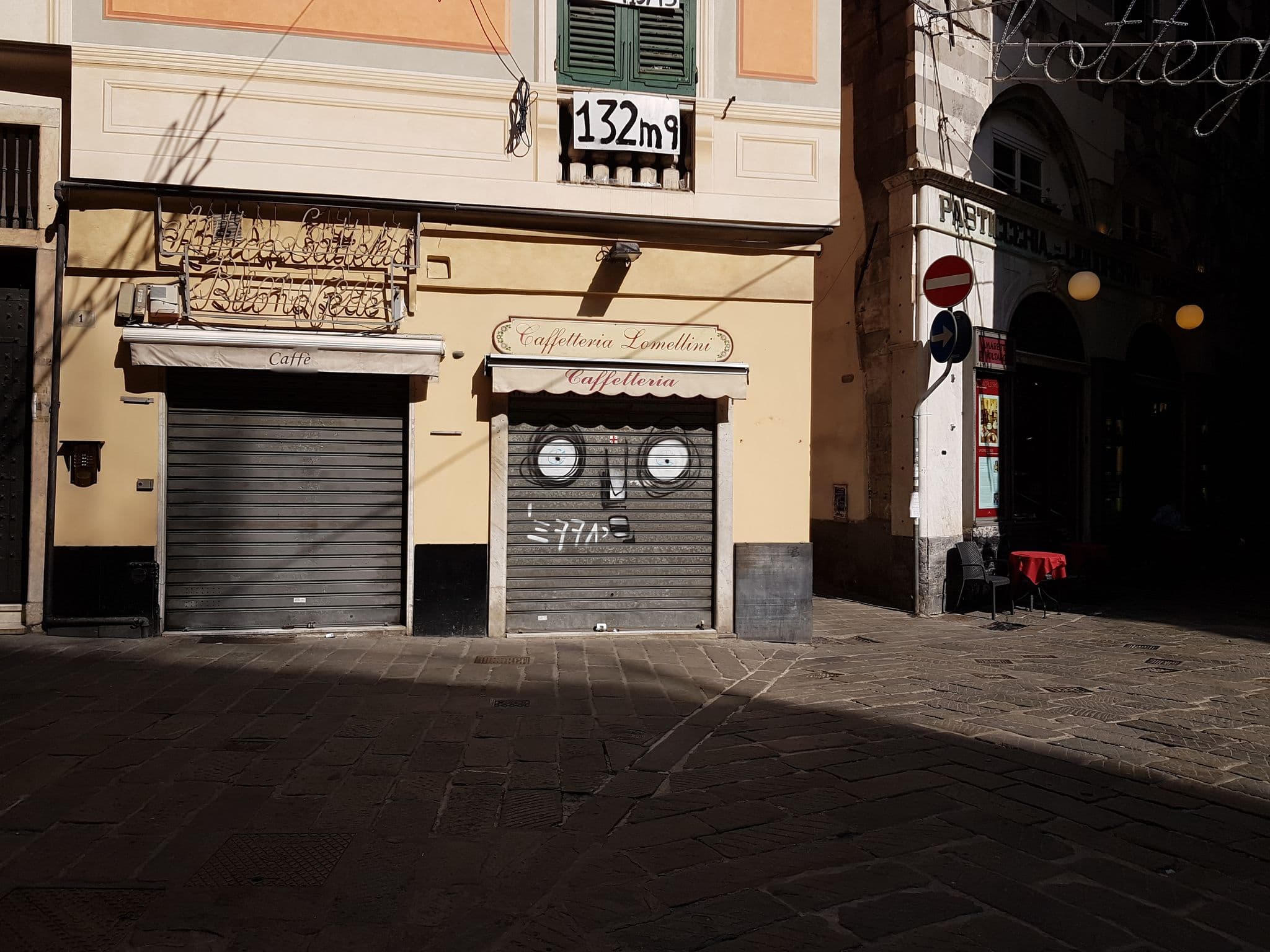 Street view near Acquario, Genoa