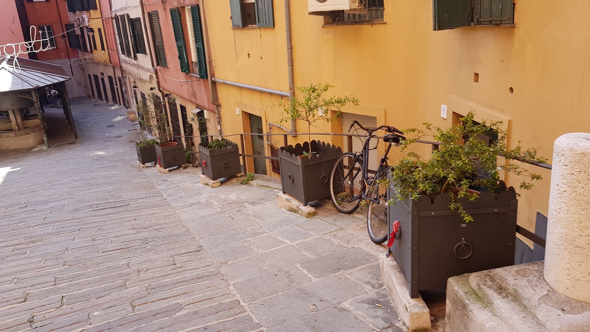 Street view near Della Posta, Genoa