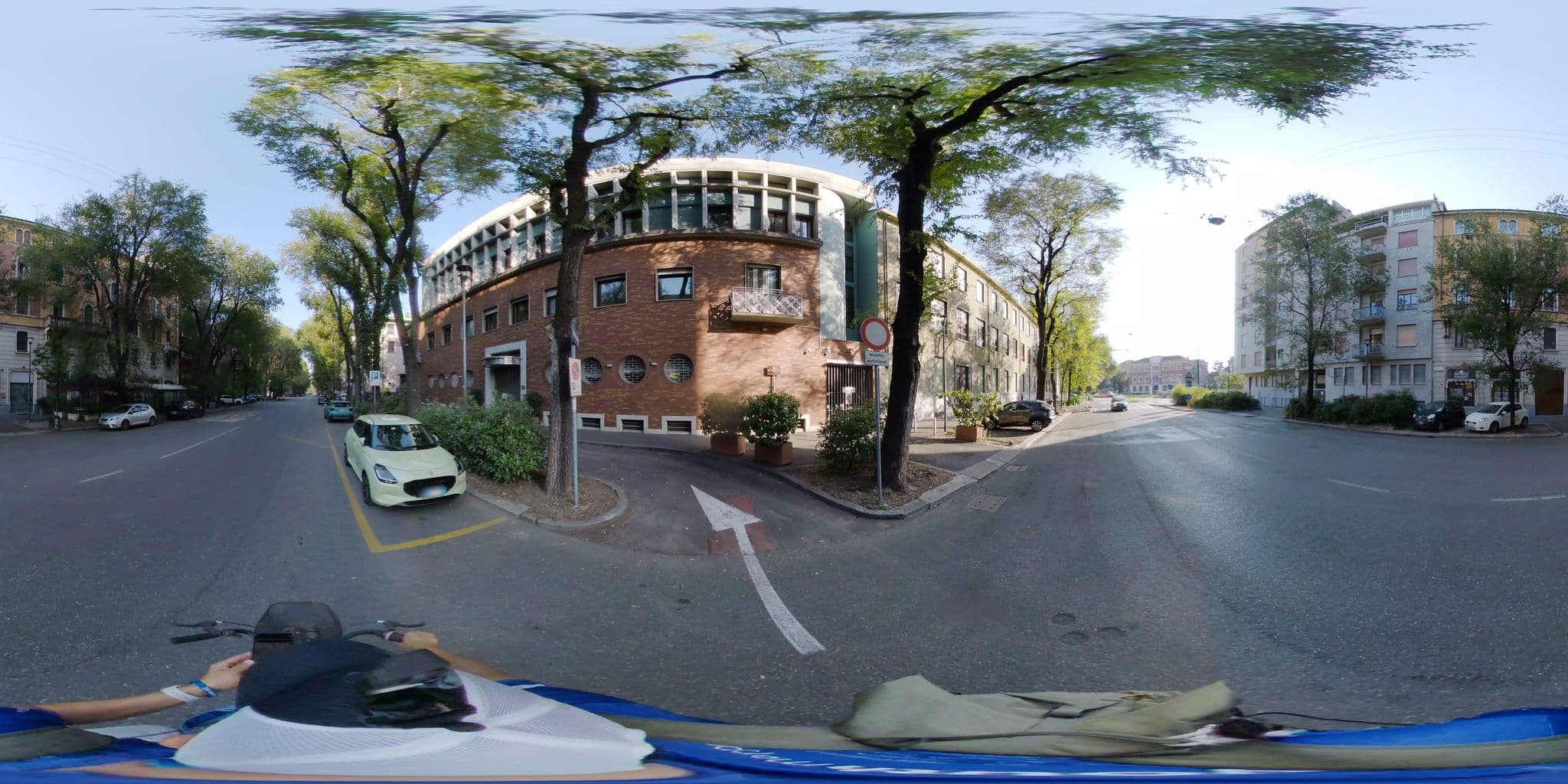 Street view near MiniHotel Tiziano, Chinatown — © mapconcierge (CC BY-SA · Mapillary)