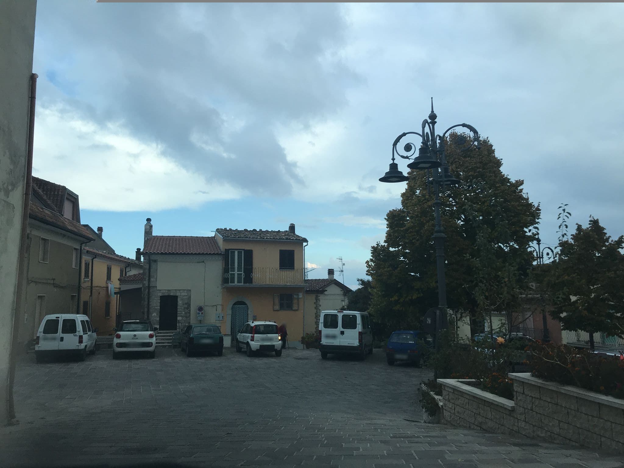 Street view near Il giardino dei Gelsi, Frosolone — © v_damico (CC BY-SA · Mapillary)