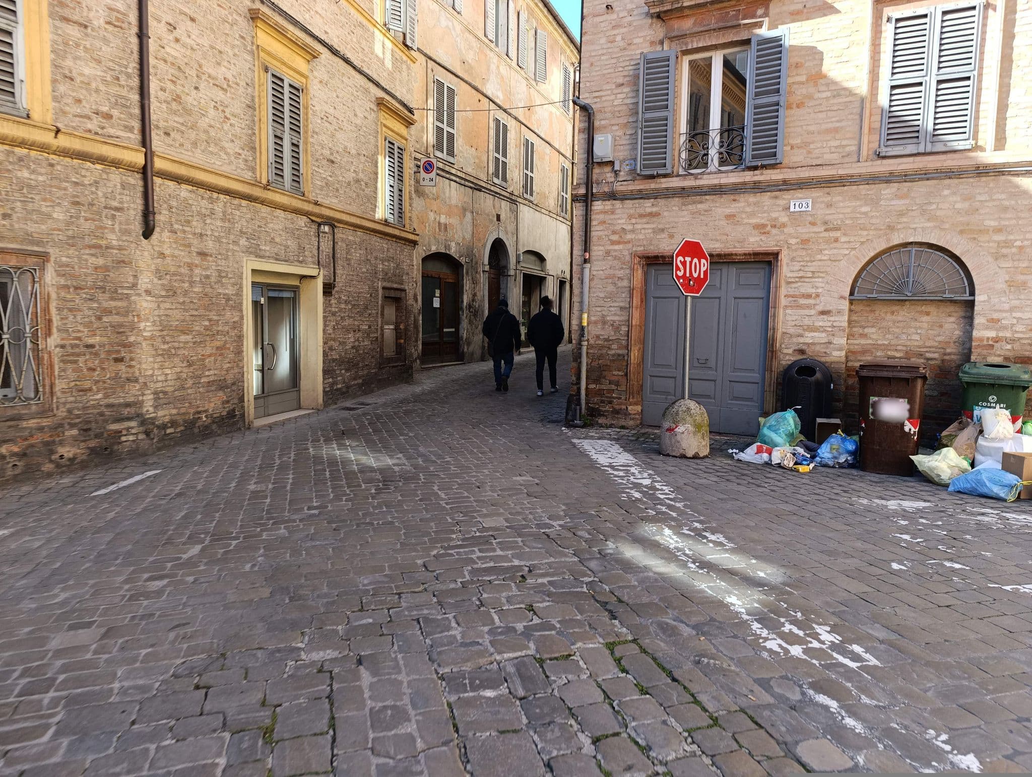 Street view near Albergo Arena, Macerata — © jeawrong (CC BY-SA · Mapillary)