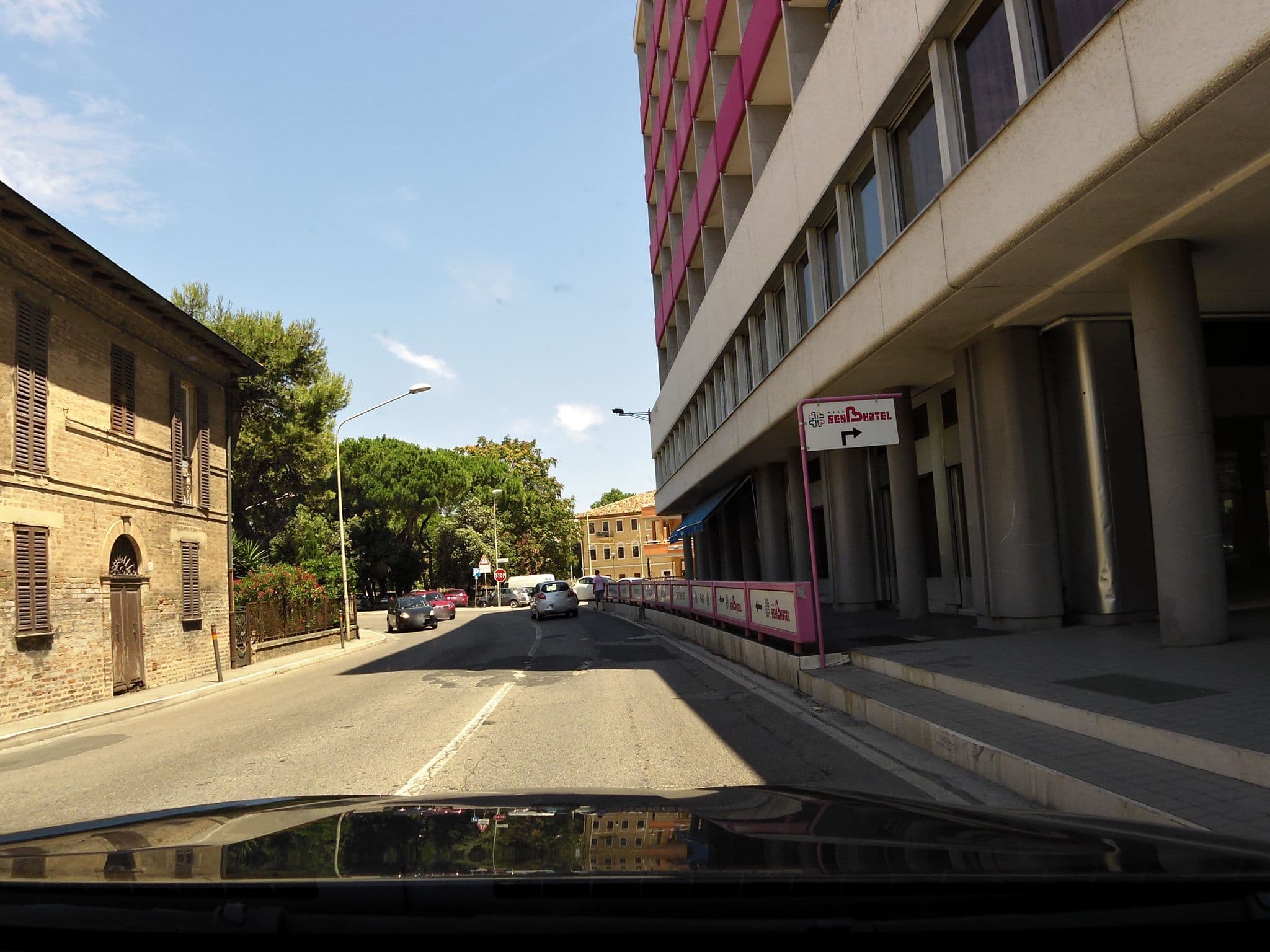 Street view near Senb Hotel, Senigallia — © czmrtn (CC BY-SA · Mapillary)