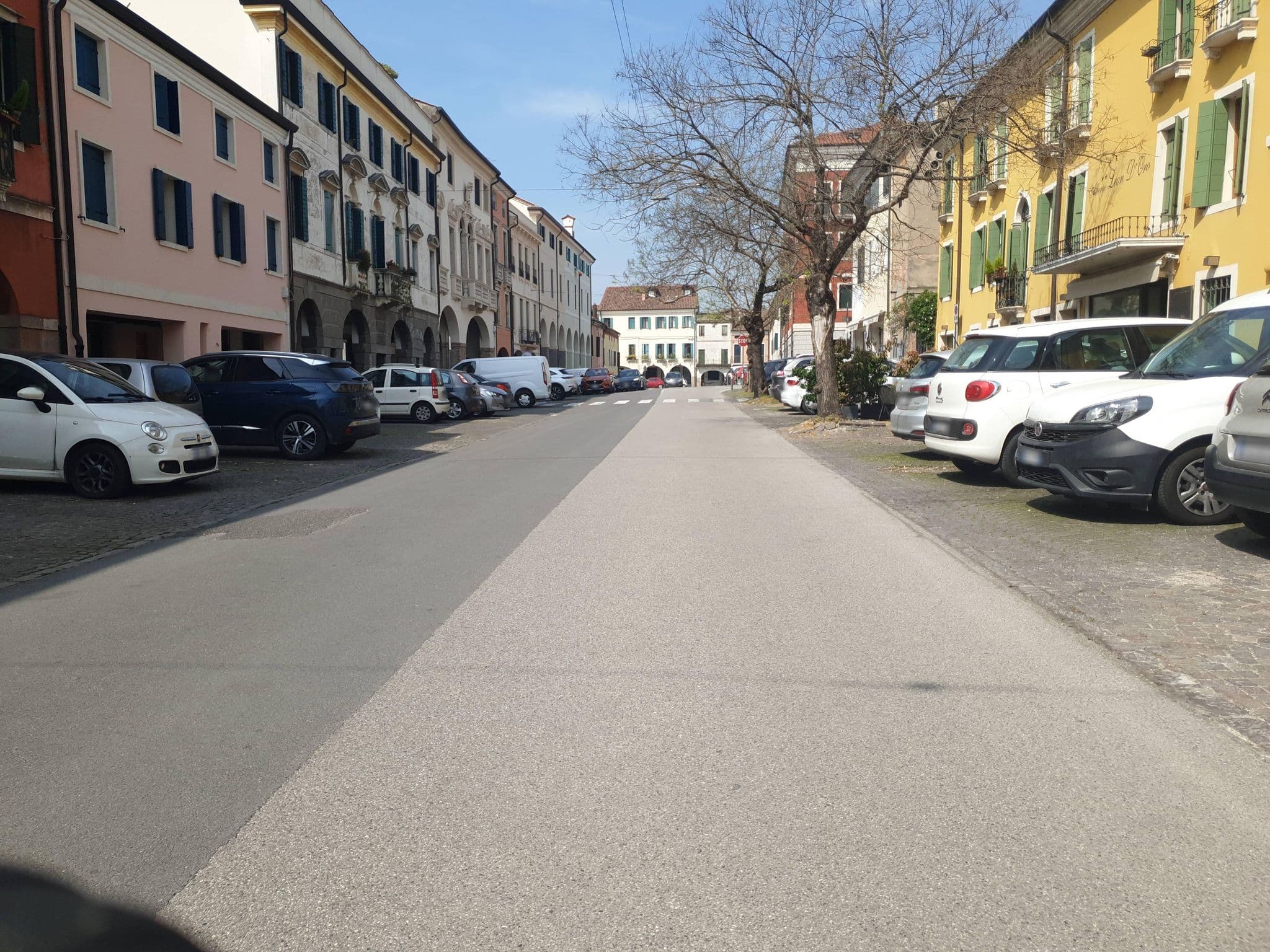 Street view near Albergo Ristorante Leon D'Oro, Este — © voschix (CC BY-SA · Mapillary)