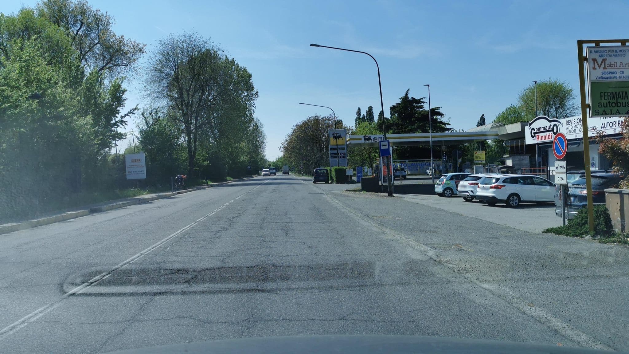 Street view near Hotel Cremona Viale, Cremona — © canfe (CC BY-SA · Mapillary)