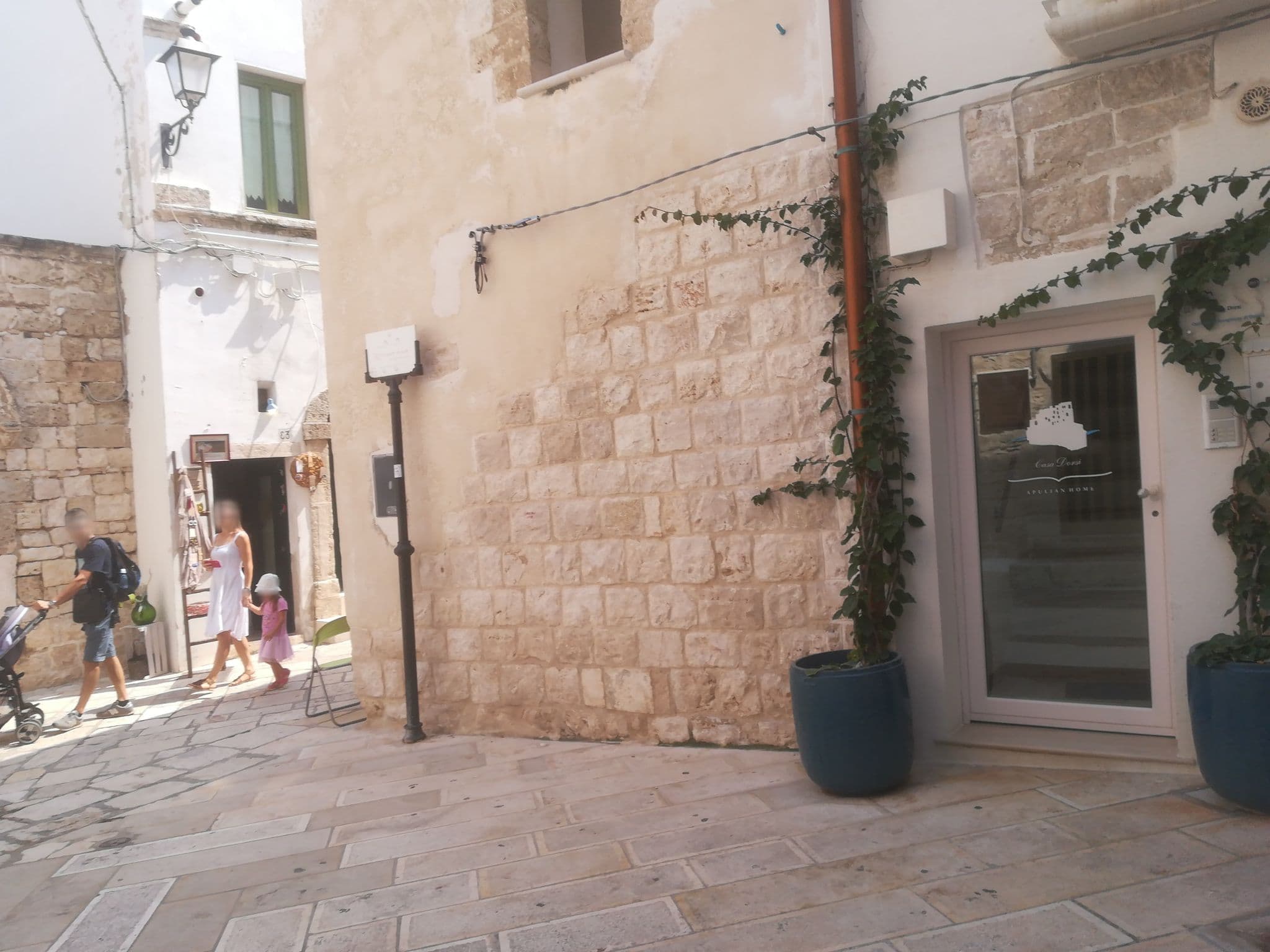 Street view near Casa Dorsi Dimora vacanze, Polignano a Mare — © jeawrong (CC BY-SA · Mapillary)