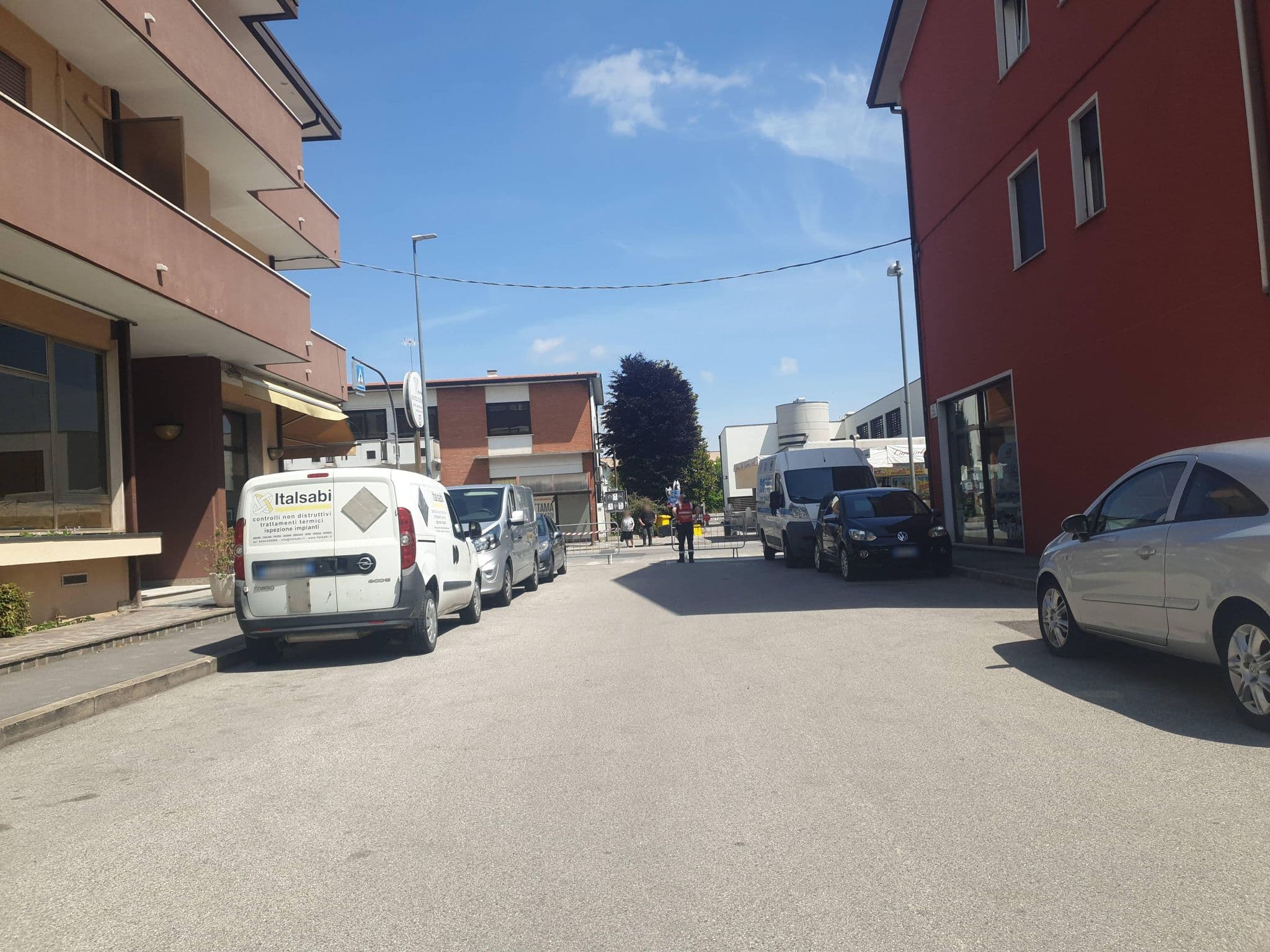 Street view near Hotel Colonna, Albignasego — © voschix (CC BY-SA · Mapillary)