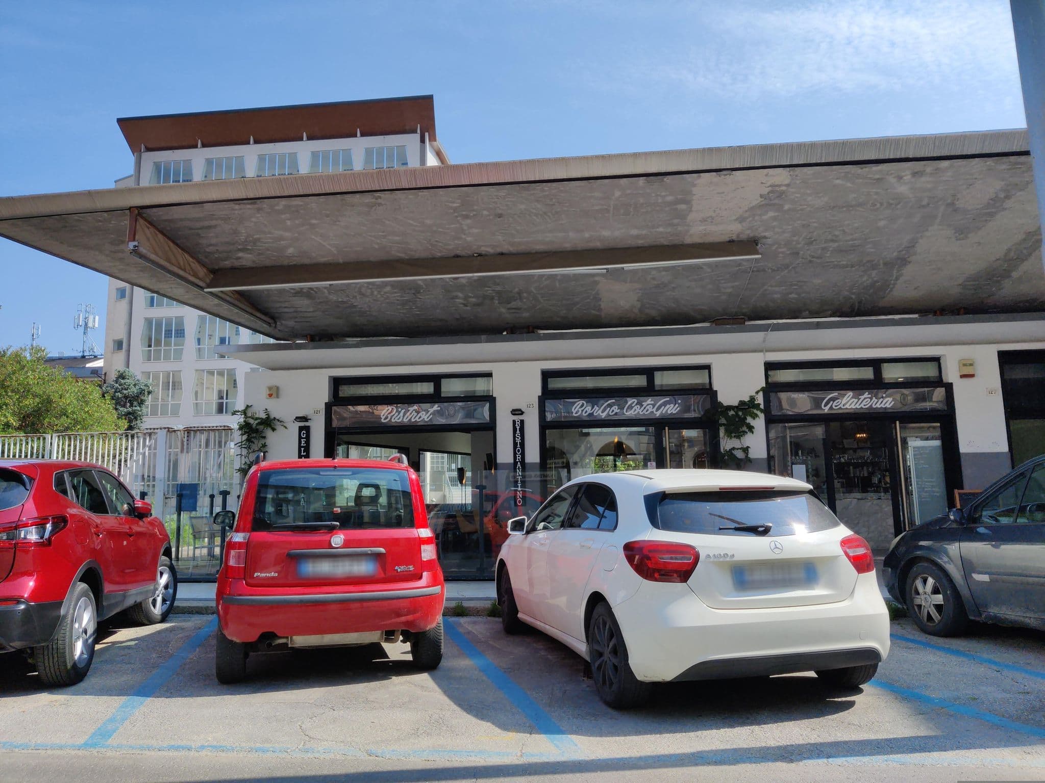 Street view near Hotel della Città, Forlì — © evvemoscia (CC BY-SA · Mapillary)