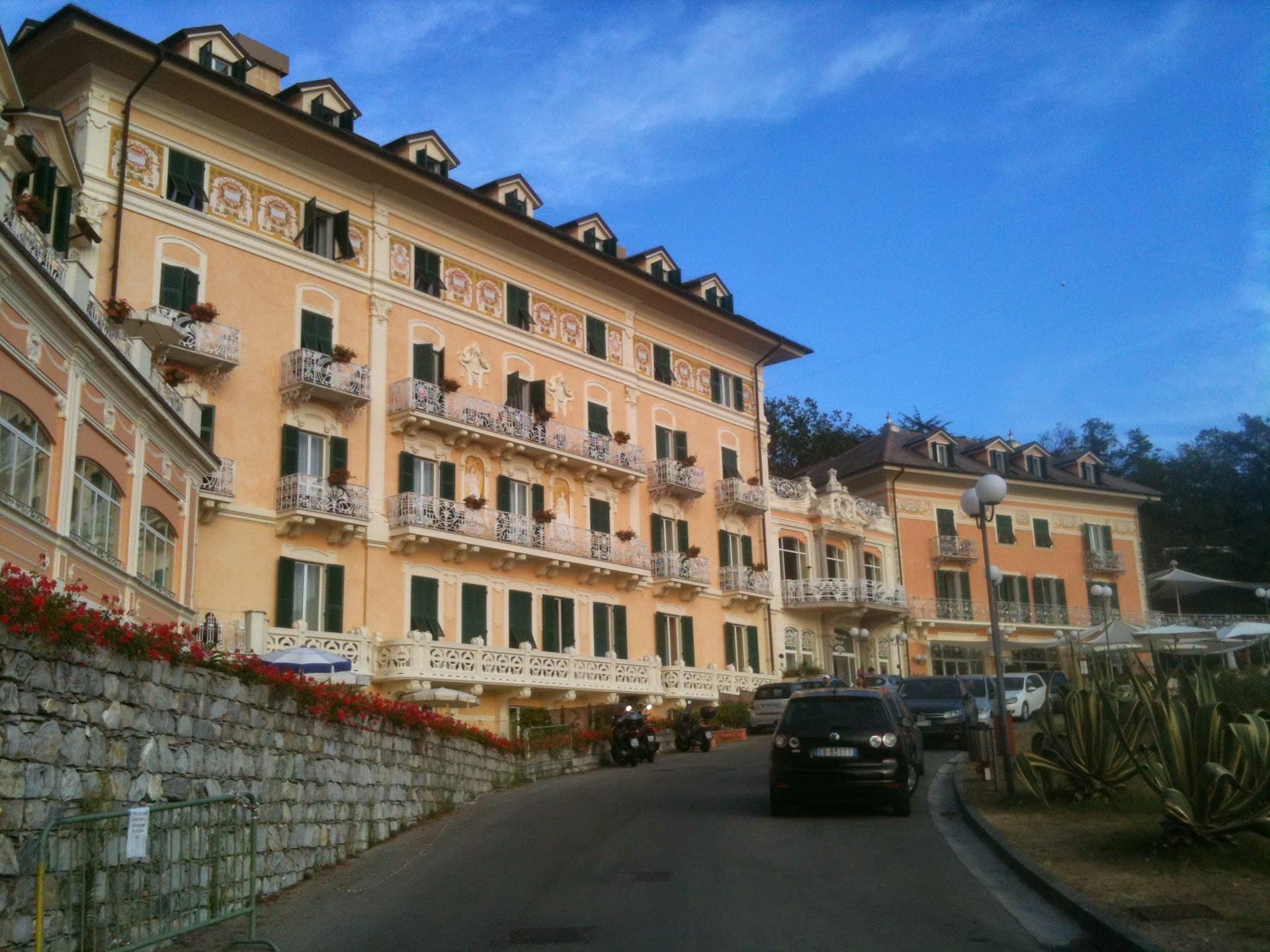 Hotel Portofino Kulm (via Wikimedia Commons, CC BY-SA 4.0)
