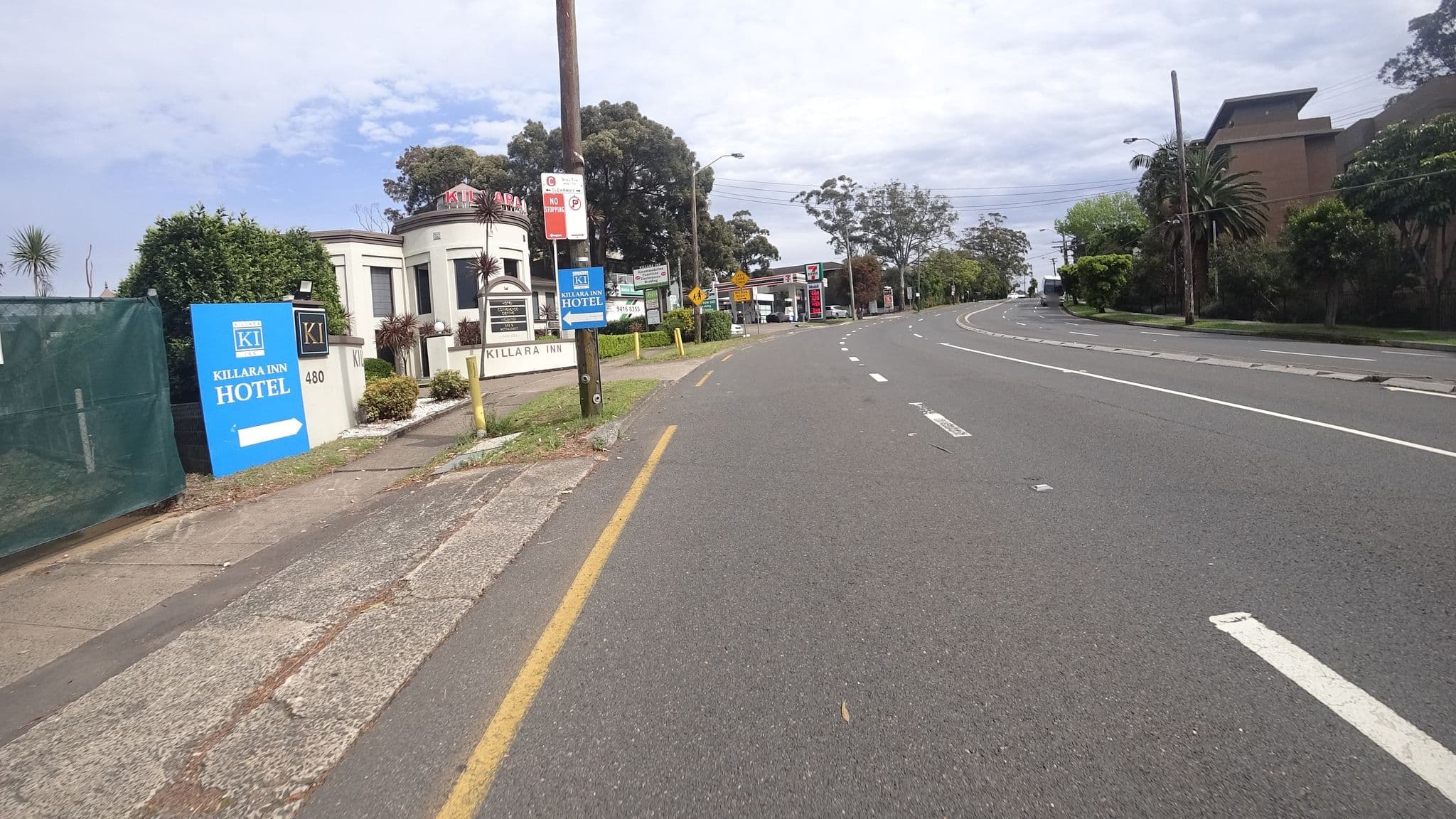 Street view near Killara Hotel & Suites, Killara — © aharvey (CC BY-SA · Mapillary)