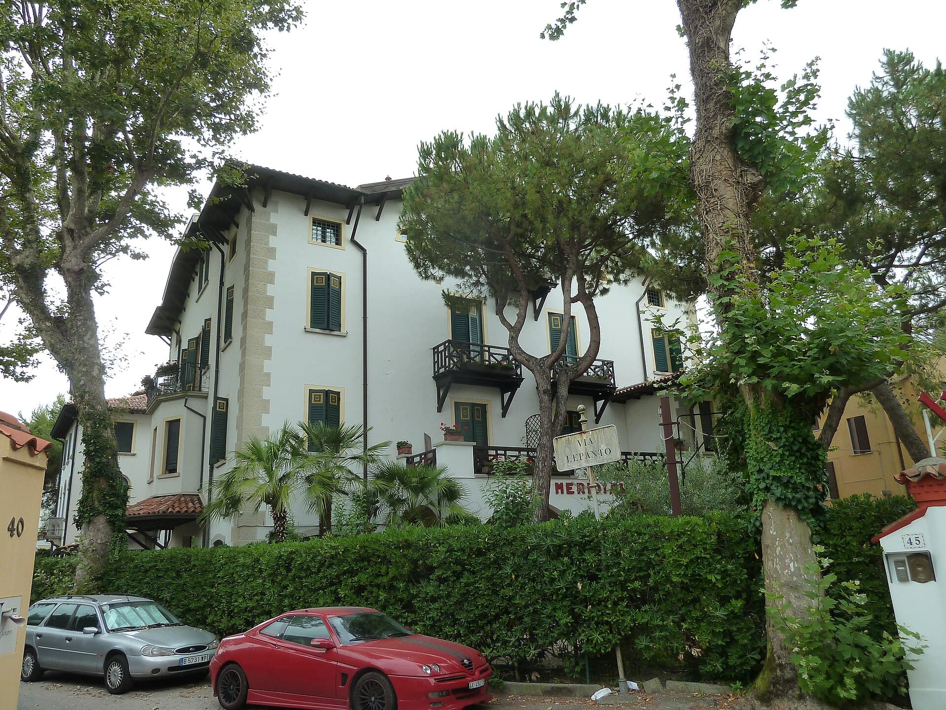 Albergo La meridiana (via Wikimedia Commons, CC BY-SA 4.0)
