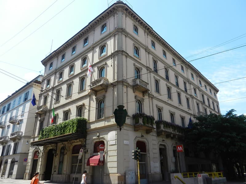 Grand Hotel Et De Milan (via Wikimedia Commons, CC BY-SA 4.0)