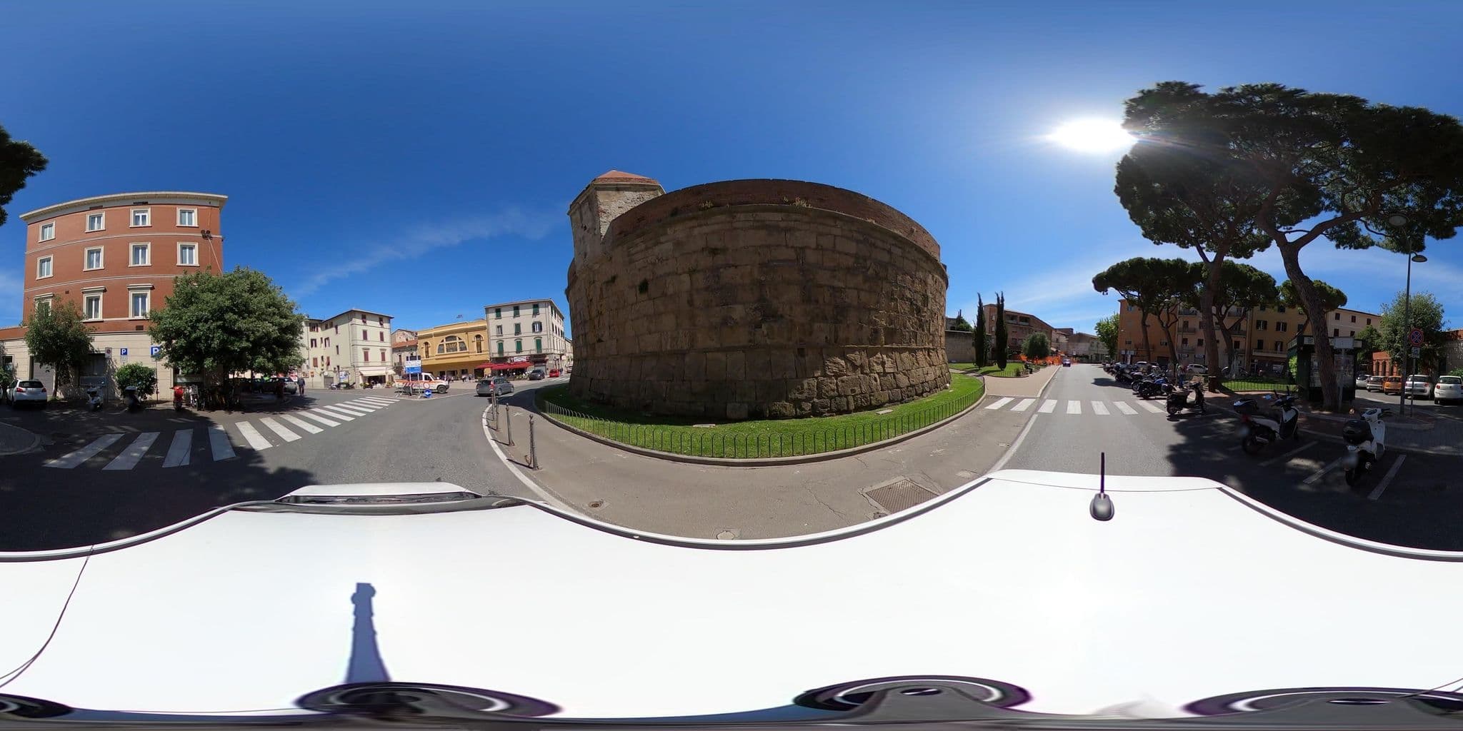 Street view near Hotel Centrale, Piombino — © momix (CC BY-SA · Mapillary)