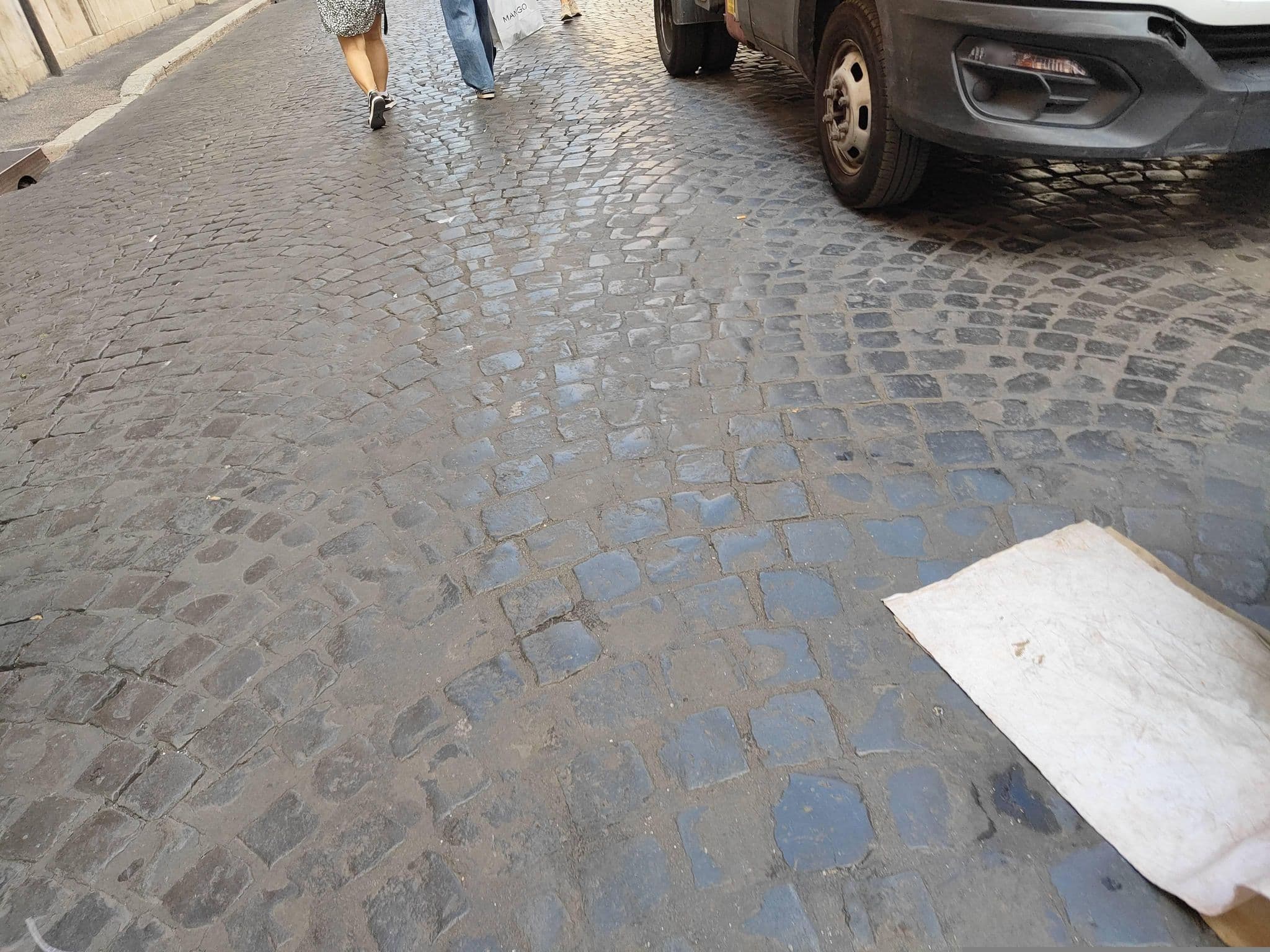 Street view near Grand Suite Trevi, Pigna — © omfg_notpr (CC BY-SA · Mapillary)