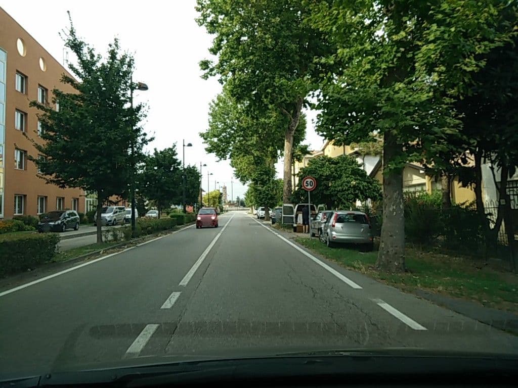 Street view near Crowne Plaza Venice East, Quarto d'Altino — © bellazambo (CC BY-SA · Mapillary)
