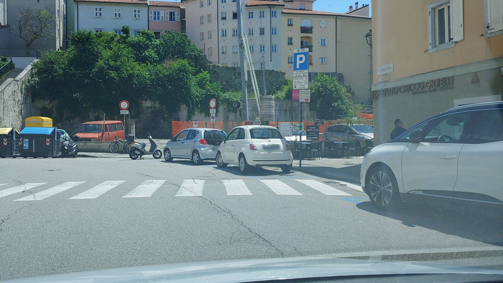 Street view near James Joyce, Trieste — © mitjajez (CC BY-SA · Mapillary)