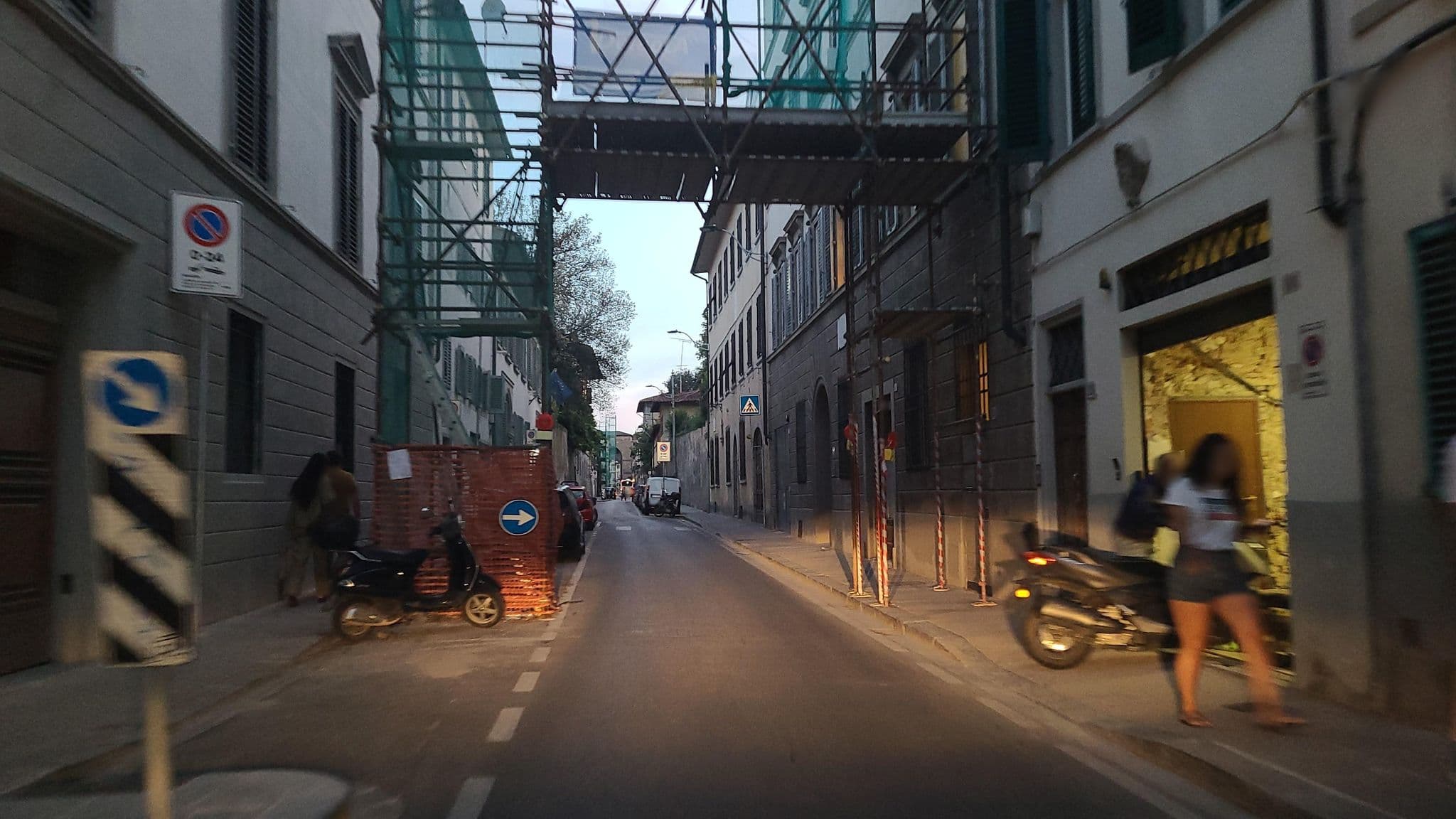 Street view near Casa di Annusca, Florence