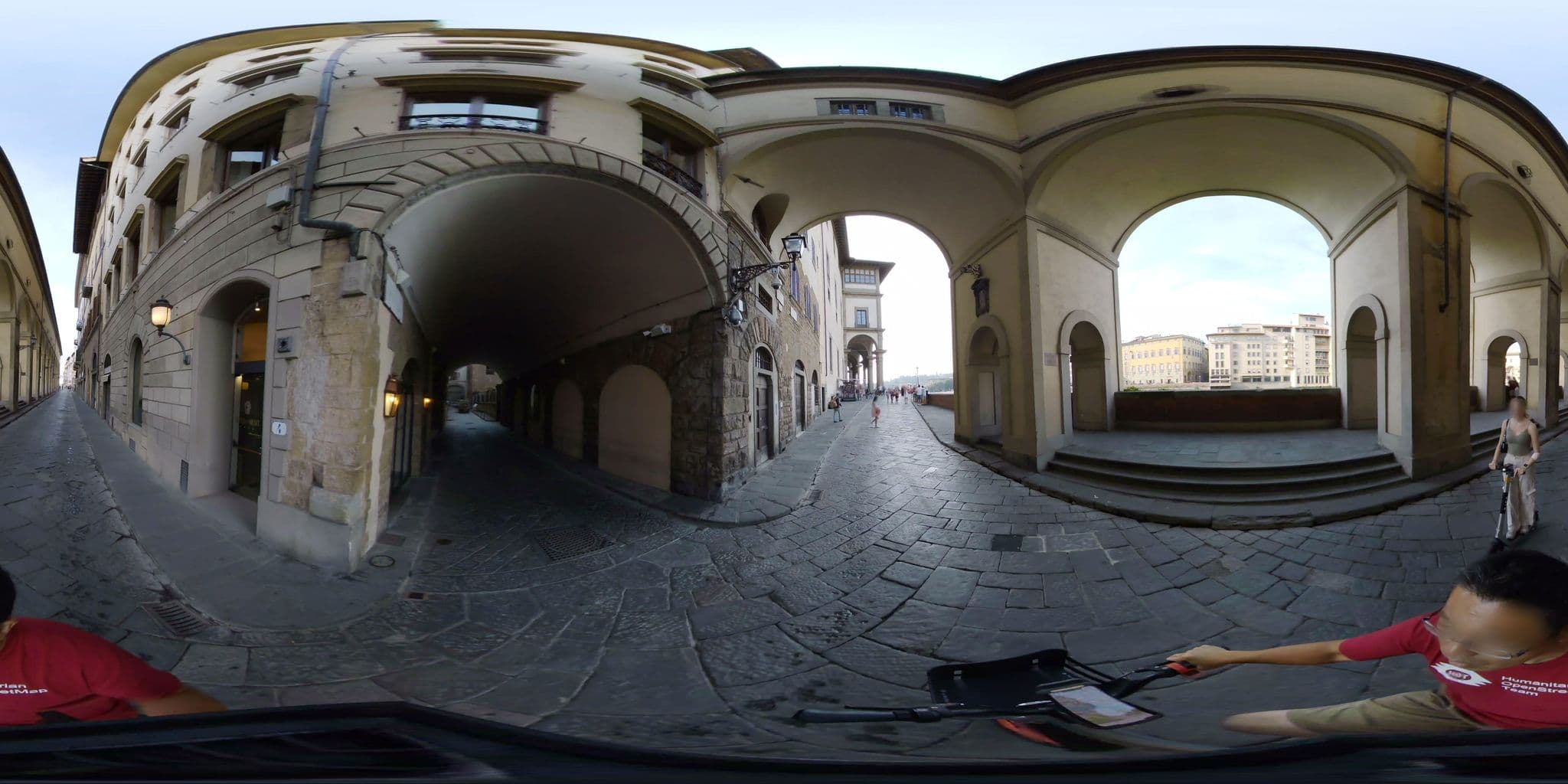 Street view near Hotel degli Orafi, Florence