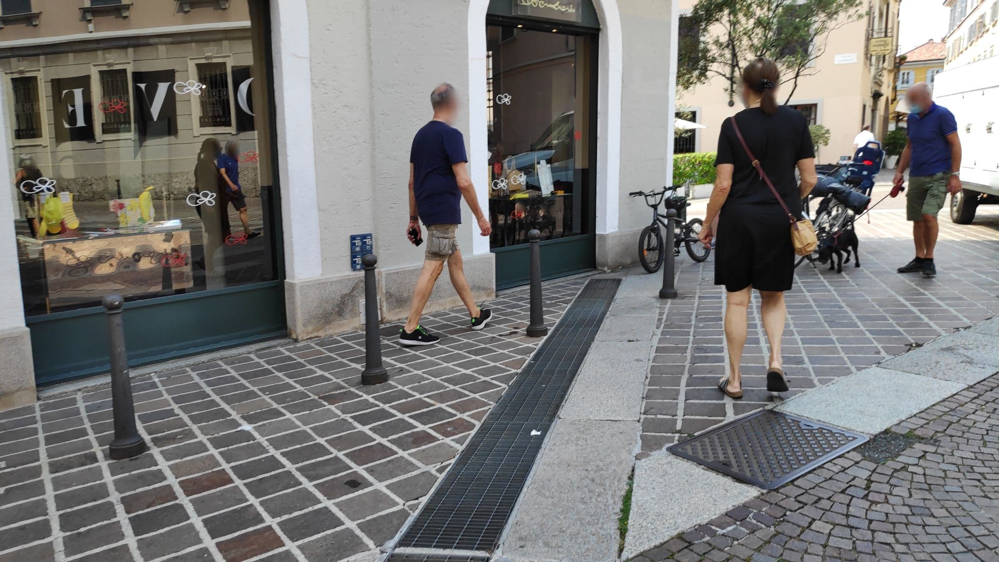 Street view near Antica Trattoria dell'Uva, Monza — © marcuscalabresus (CC BY-SA · Mapillary)