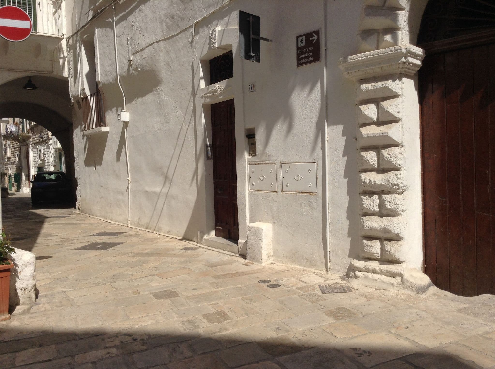 Street view near B&B Alfredo, Monopoli — © mescafe (CC BY-SA · Mapillary)