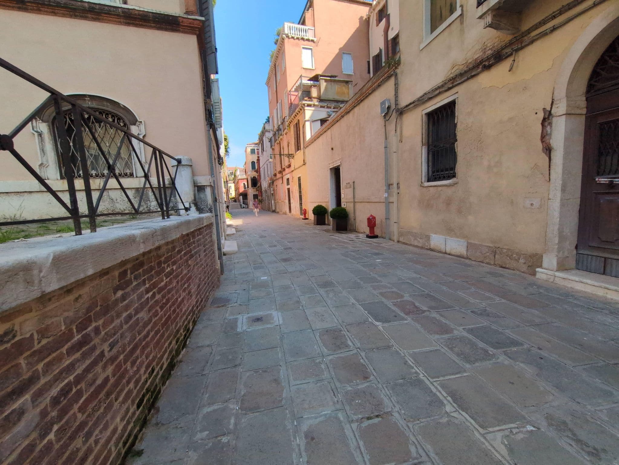 Street view near Bloom B&B, Venice