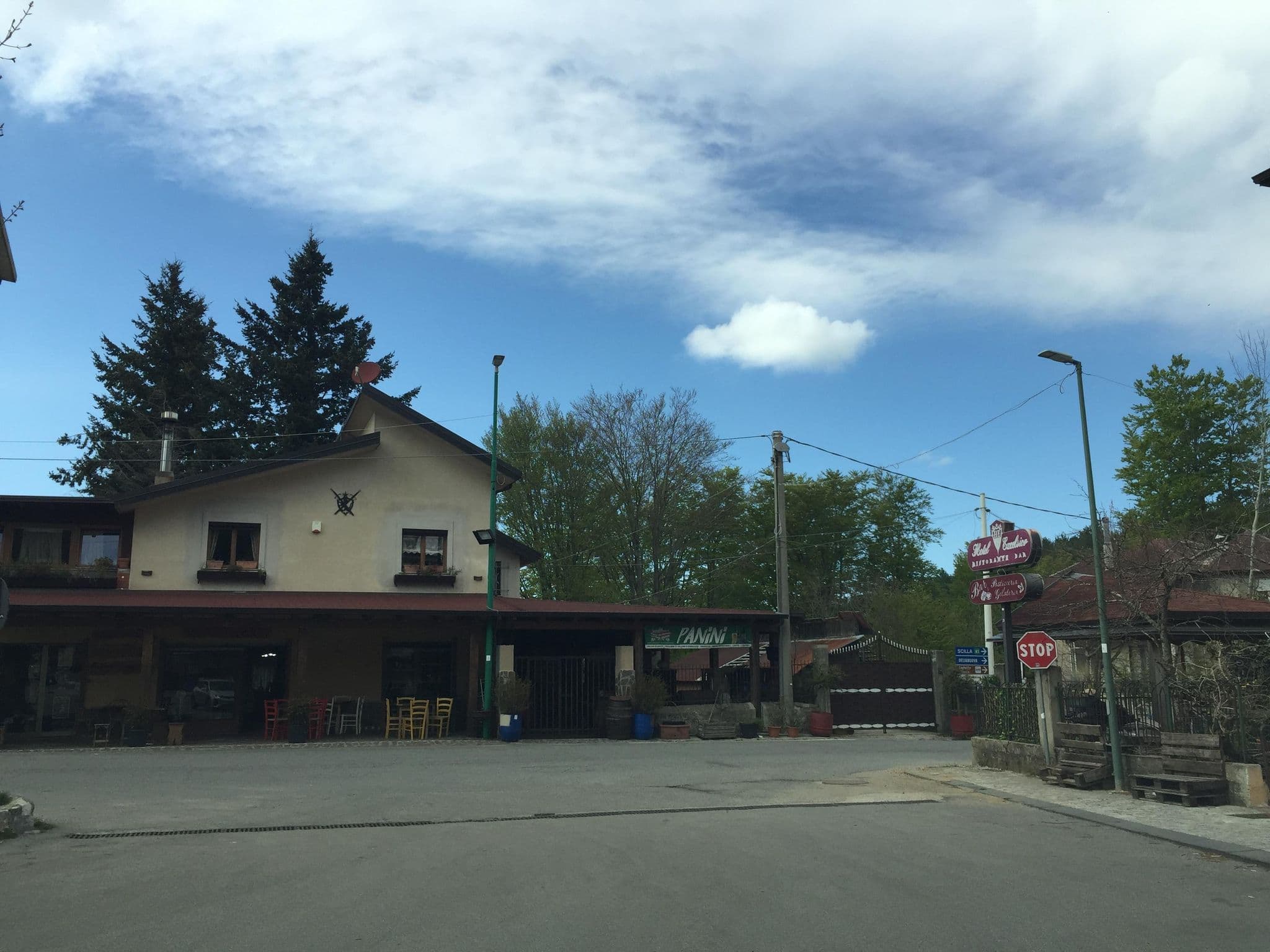 Street view near Hotel Excelsior, Delianuova — © igorzo (CC BY-SA · Mapillary)