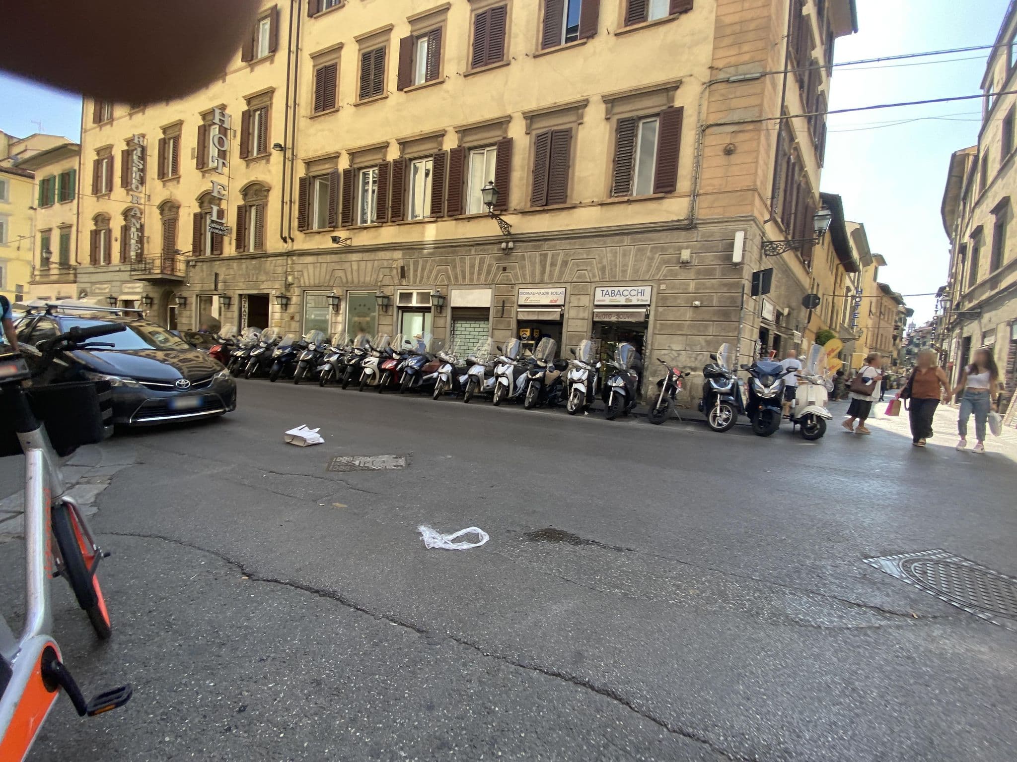 Street view near Residenza di Michelangelo, Florence — © hede (CC BY-SA · Mapillary)