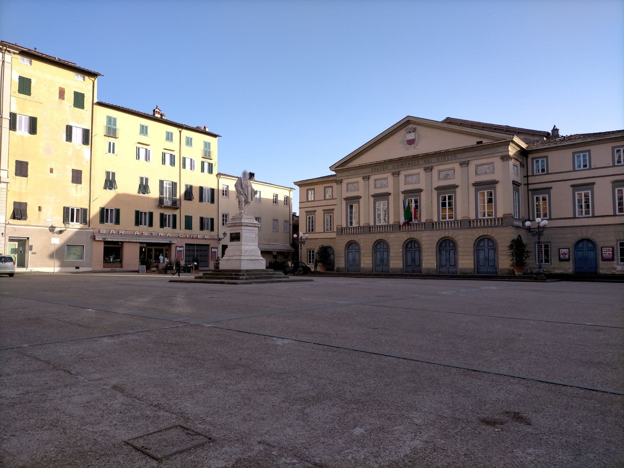 Street view near Universo, Lucca — © johnnerine98 (CC BY-SA · Mapillary)