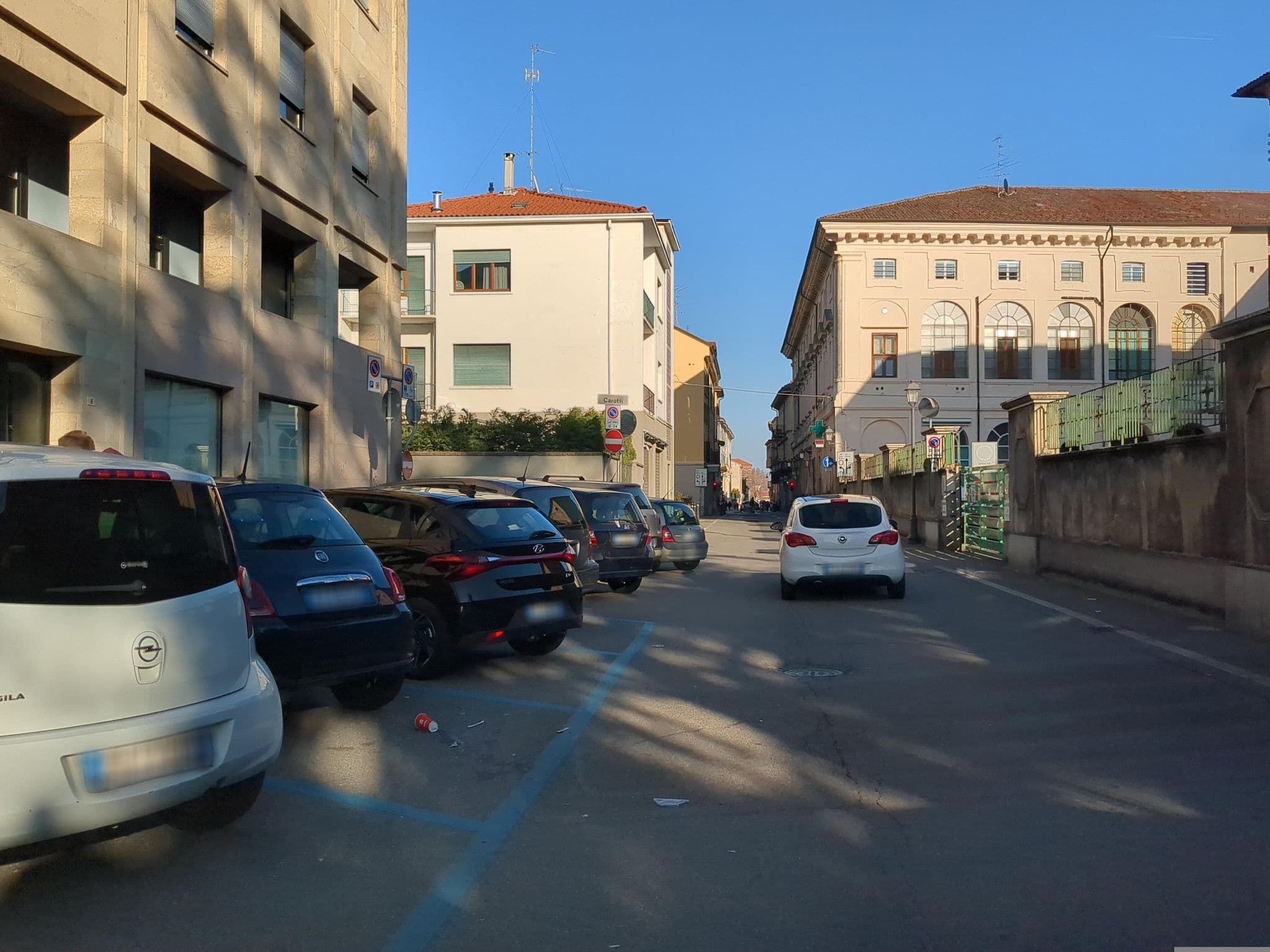 Street view near Albergo Italia, Novara — © musuruan (CC BY-SA · Mapillary)