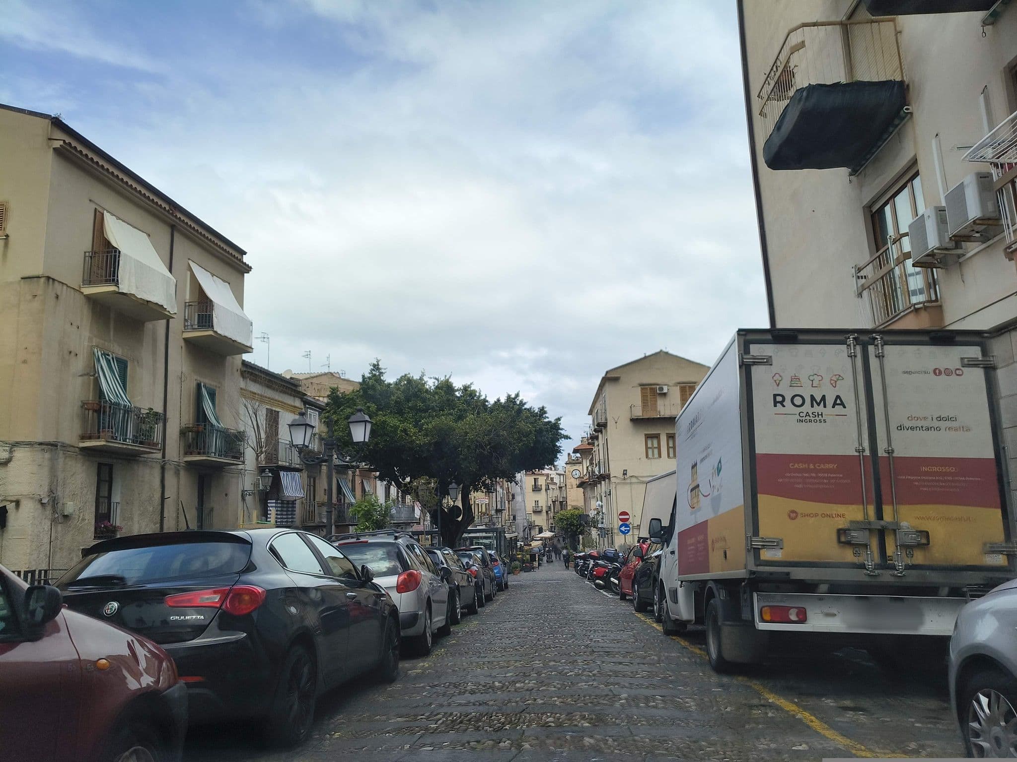 Street view near Bohemien, Cefalù — © kk4269302 (CC BY-SA · Mapillary)