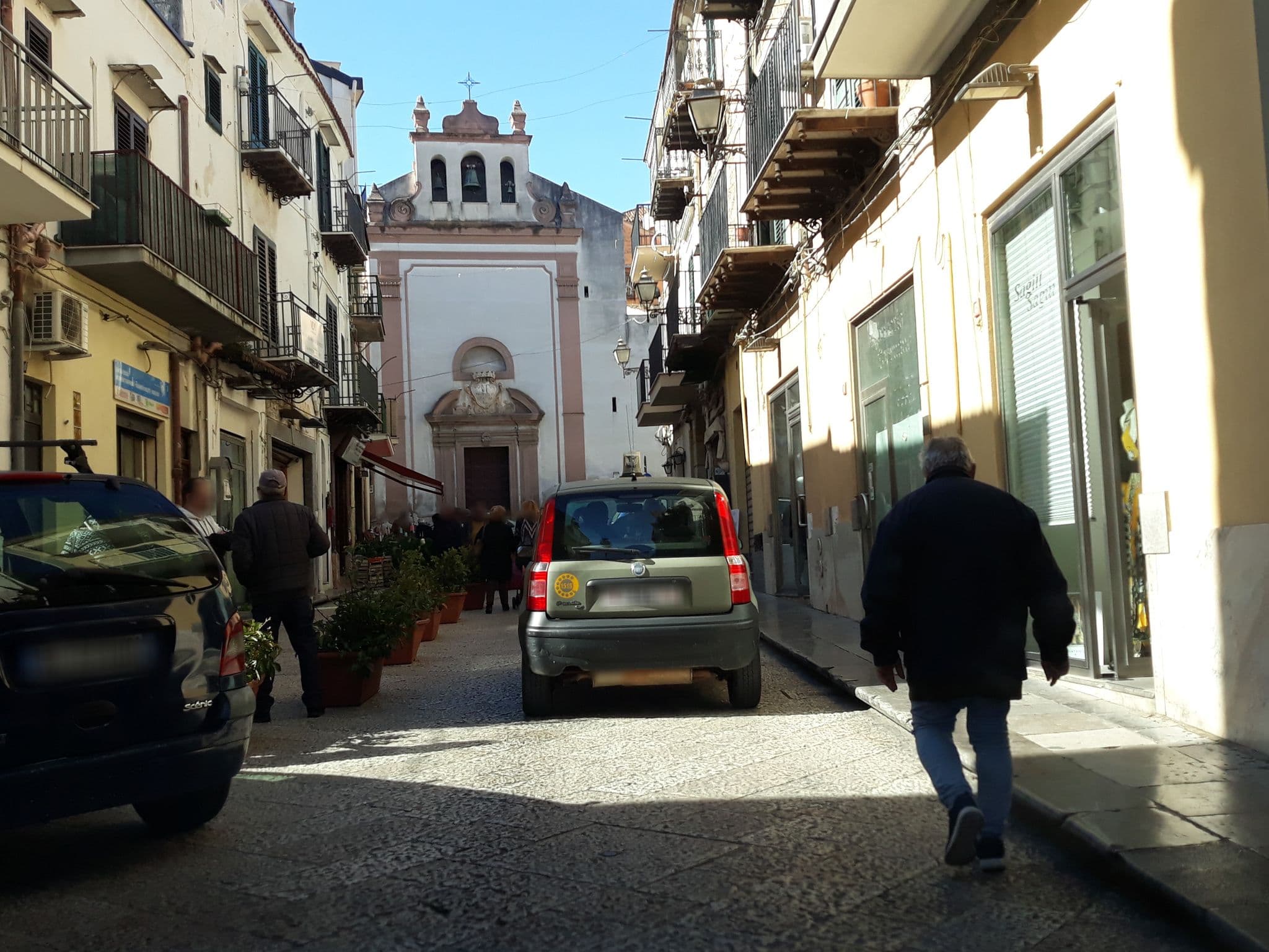 Street view near Hotel Duomo Monreale, Monreale — © roberto_inzerillo (CC BY-SA · Mapillary)
