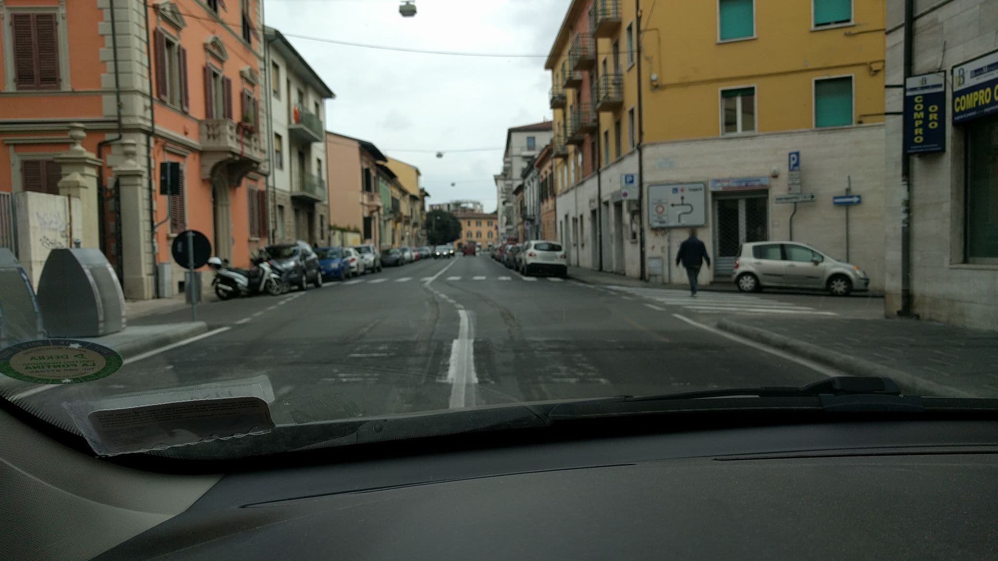 Street view near Alessandro Della Spina, Pisa