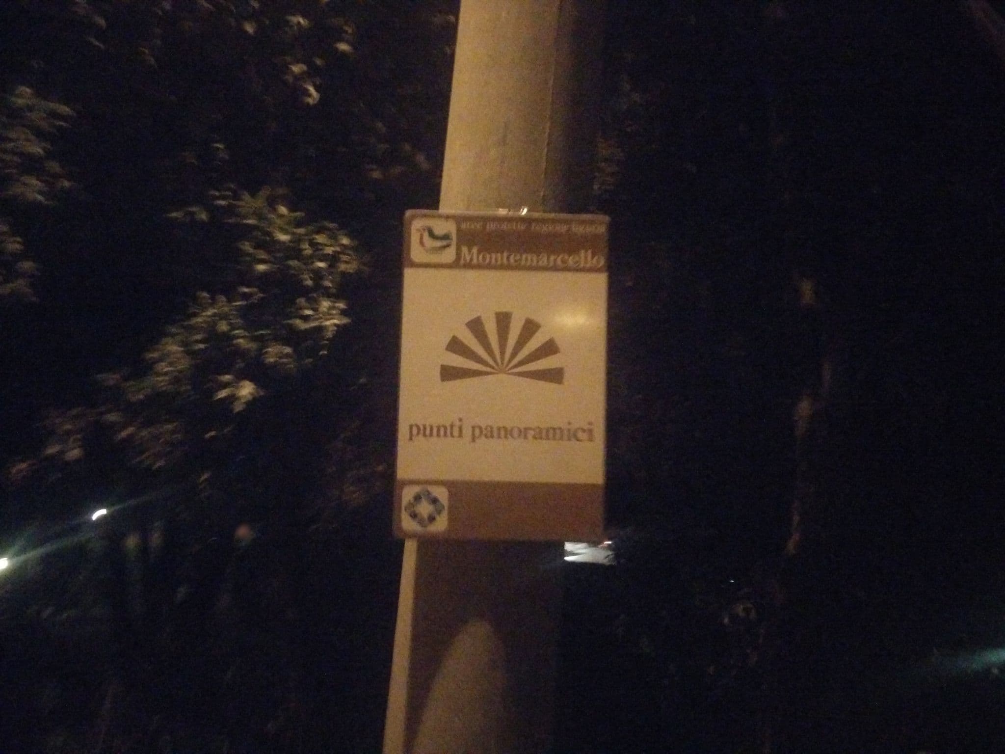 Street view near Golfo dei Poeti Relais, Ameglia — © jackyes (CC BY-SA · Mapillary)