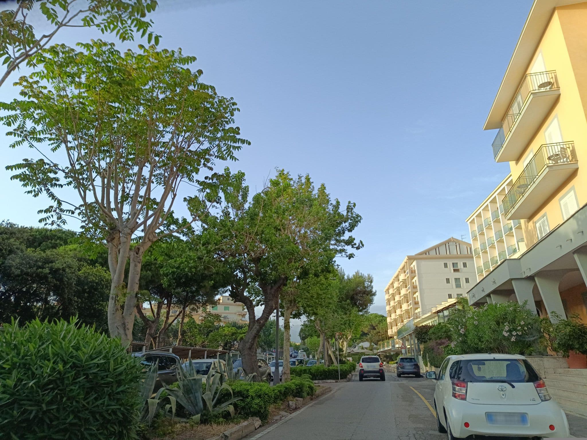 Street view near Hotel Serapo, Gaeta — © odiug (CC BY-SA · Mapillary)