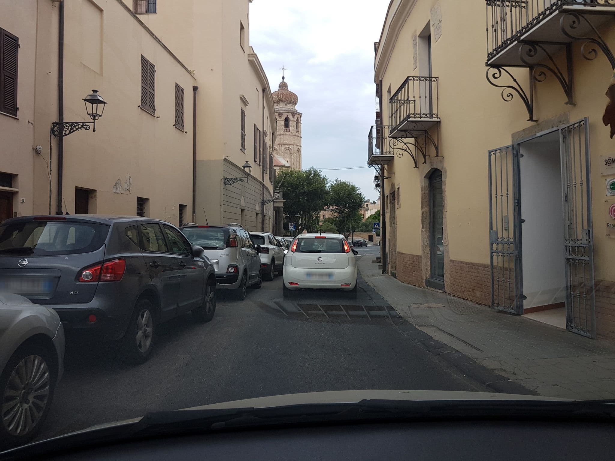 Street view near Hotel Duomo, Oristano — © damjang (CC BY-SA · Mapillary)