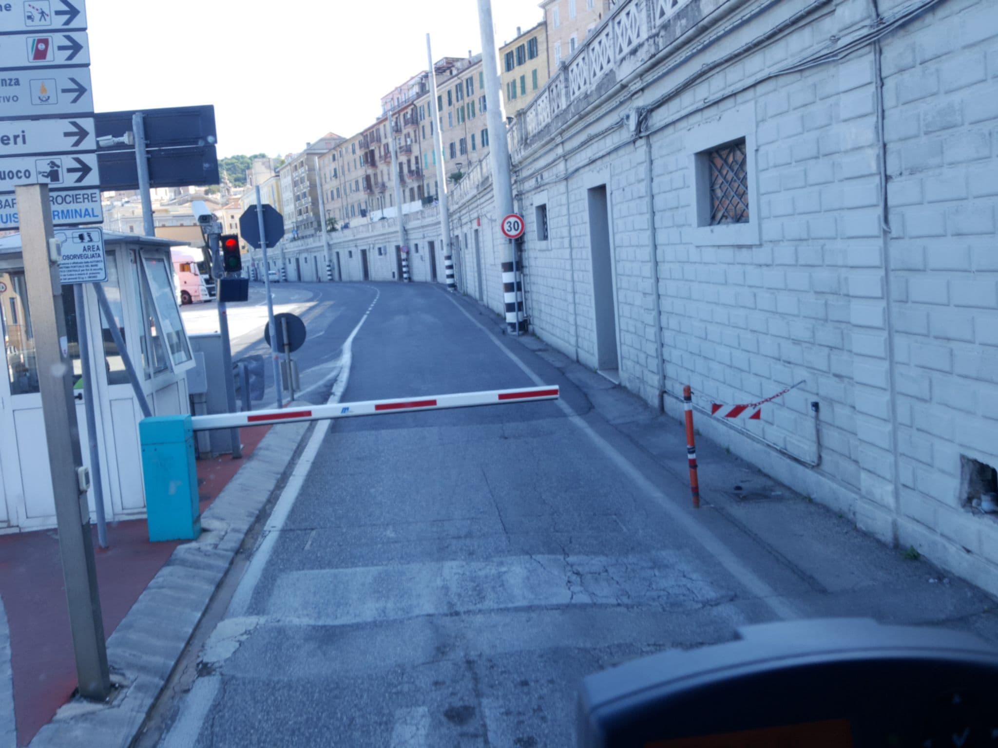 Street view near Hotel Seeport, Ancona — © klimakas (CC BY-SA · Mapillary)