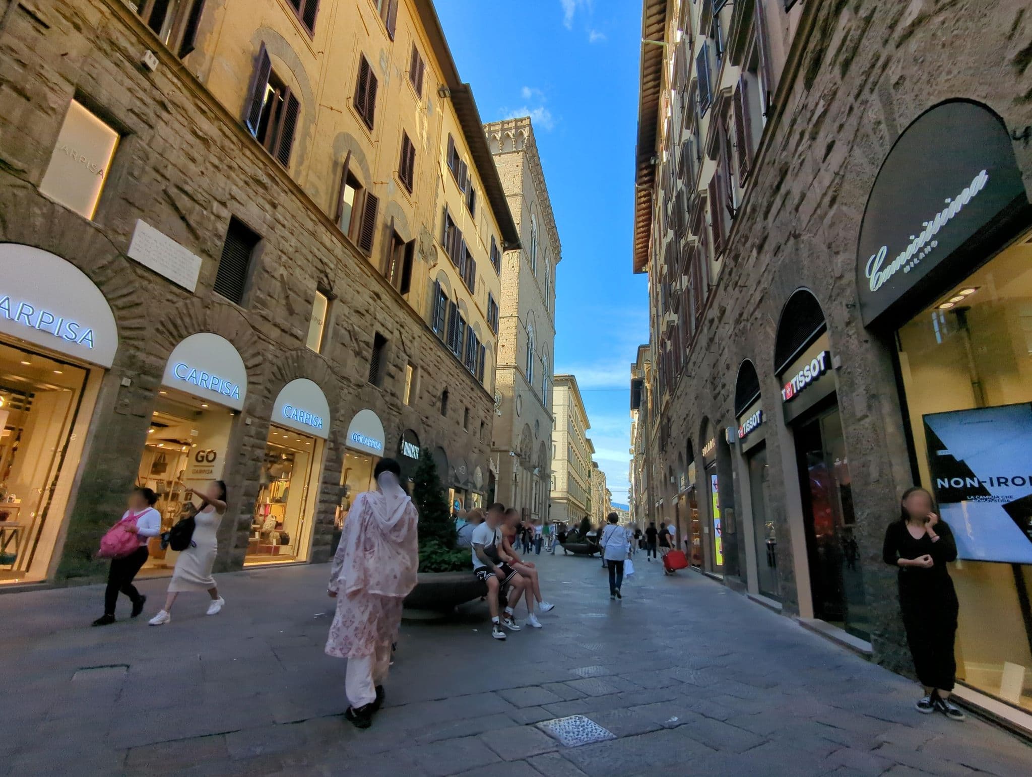 Street view near Hostel Veronique, Florence — © ente (CC BY-SA · Mapillary)