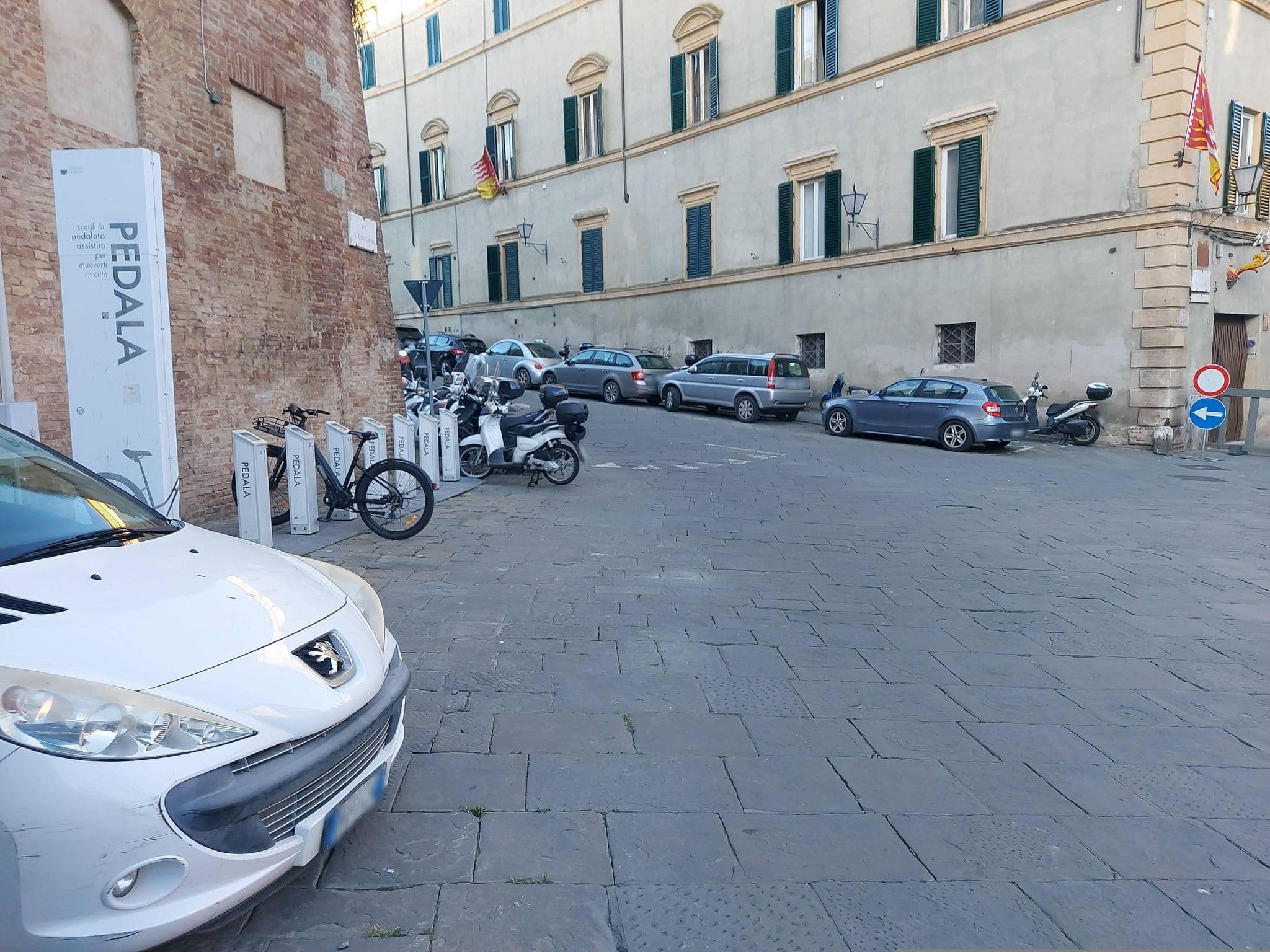 Street view near Accoglienza Santa Luisa, Siena