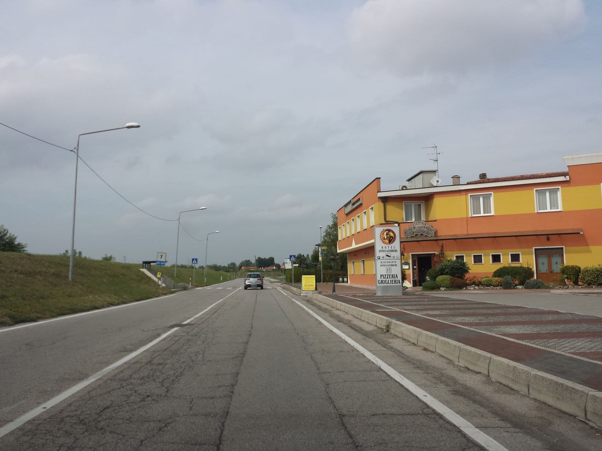 Street view near Antico Guerriero, Vigodarzere — © lucamenini (CC BY-SA · Mapillary)
