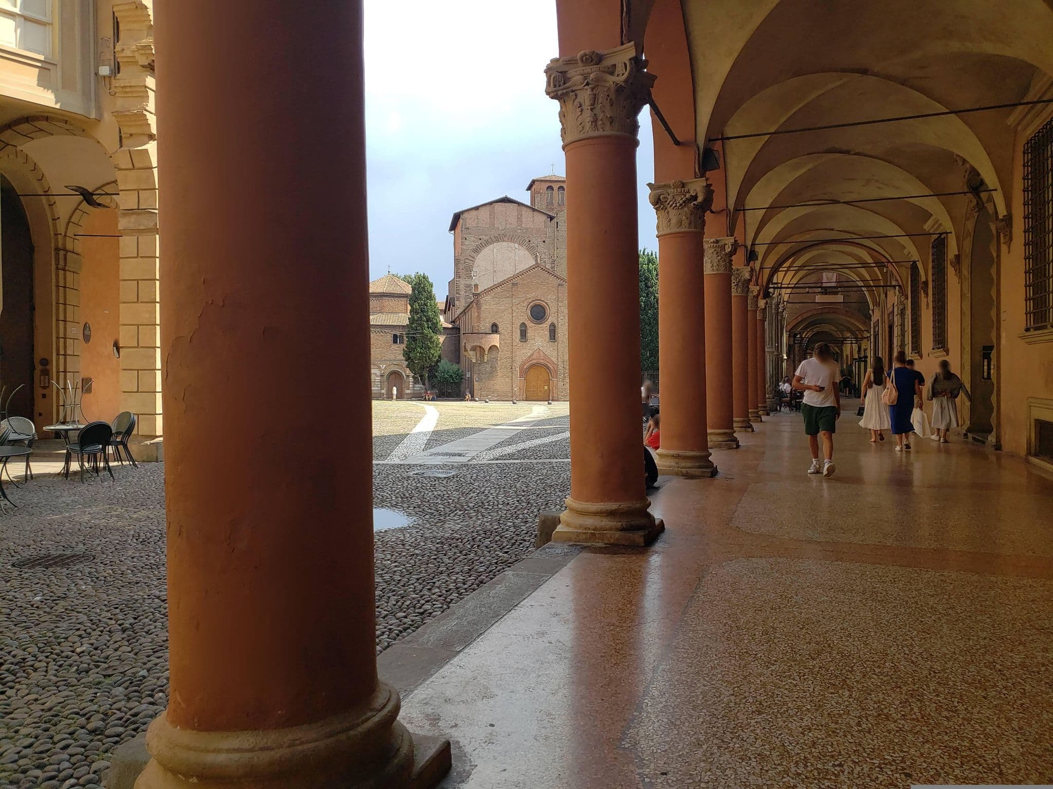 Street view near Palazzo Bolognini - Casa Isolani, Bologna