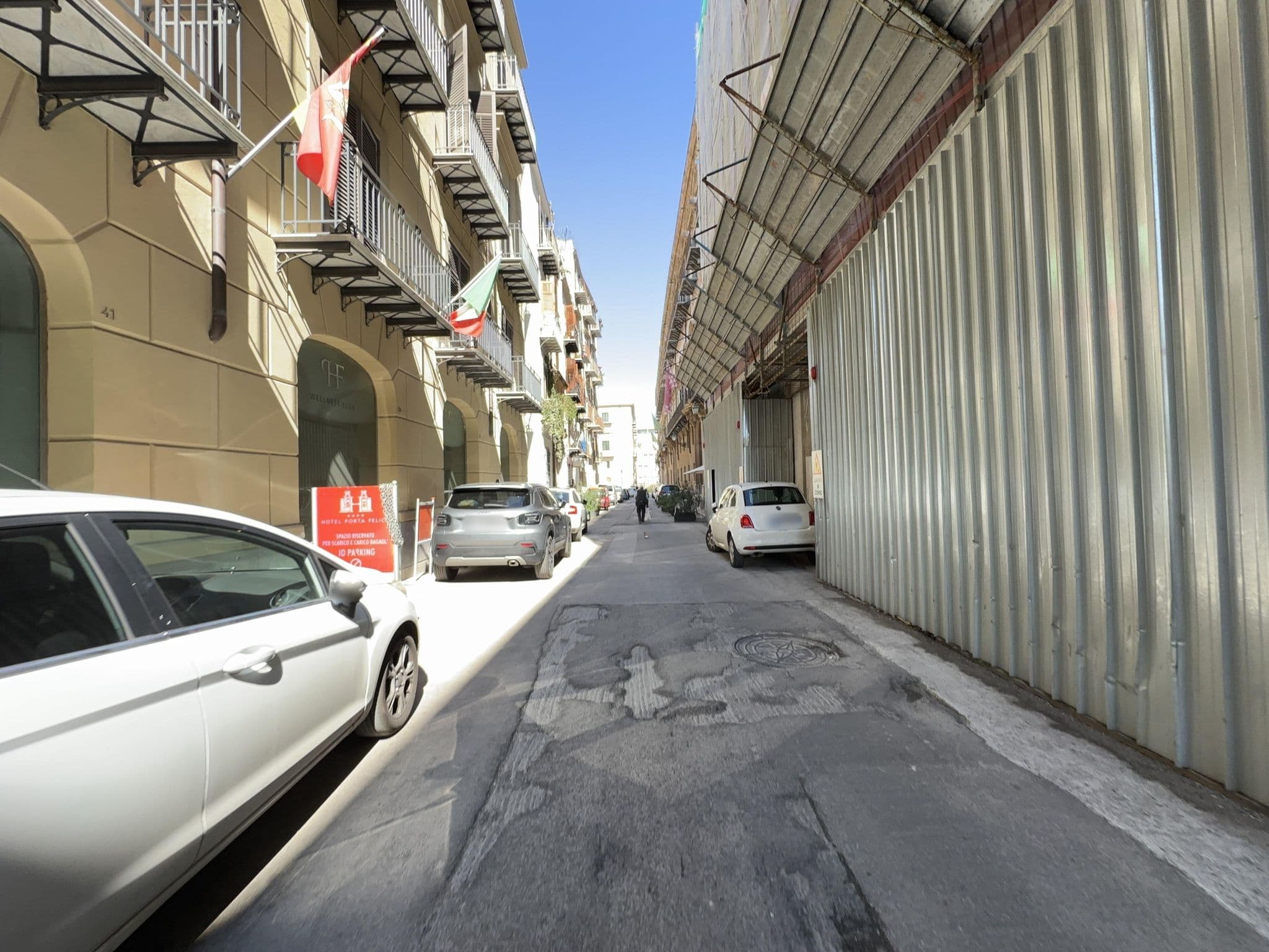 Street view near Hotel Porta Felice, Palermo