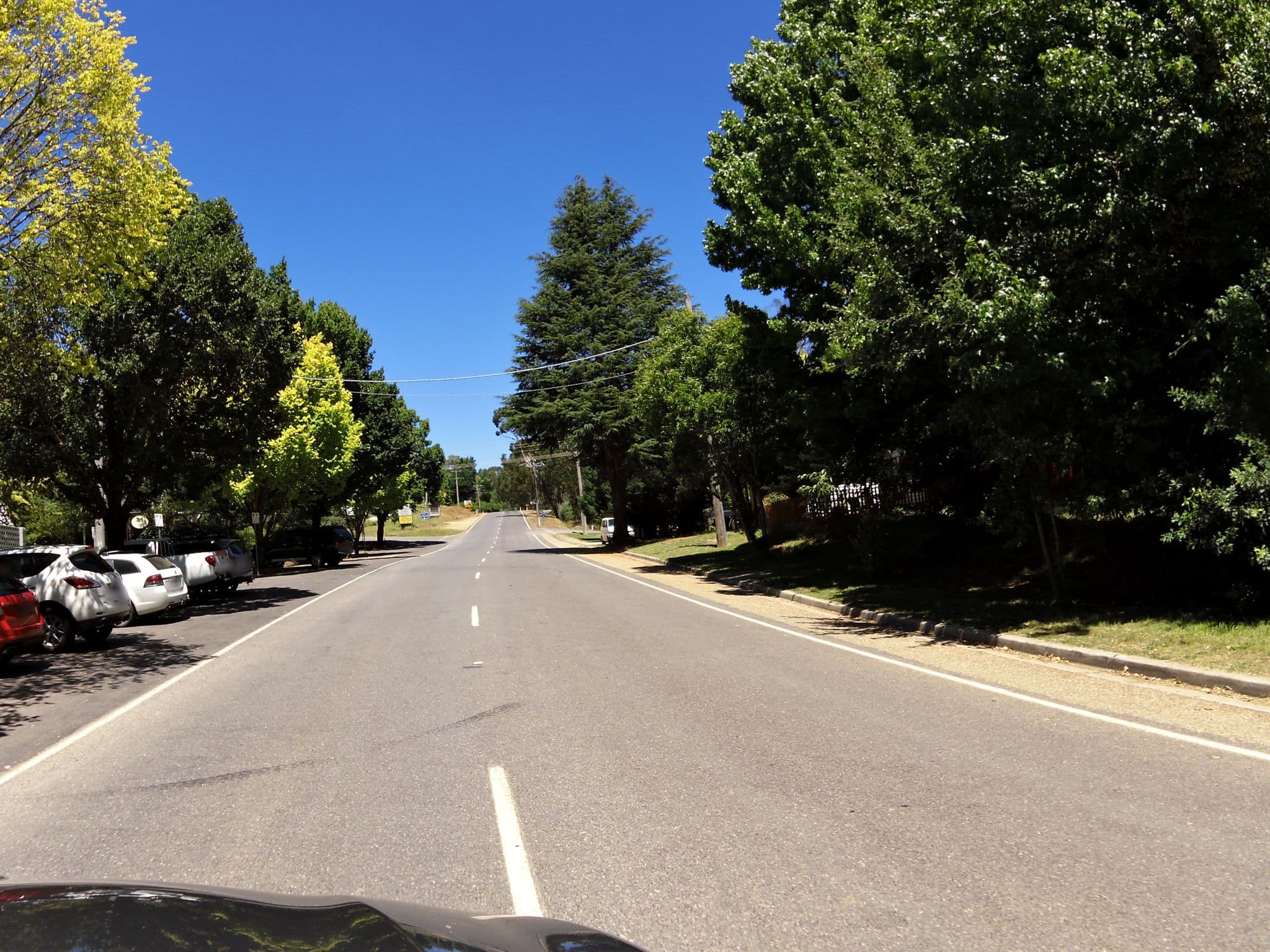 Street view near Snowline Hotel Motel, Hotham Heights — © skillsy (CC BY-SA · Mapillary)