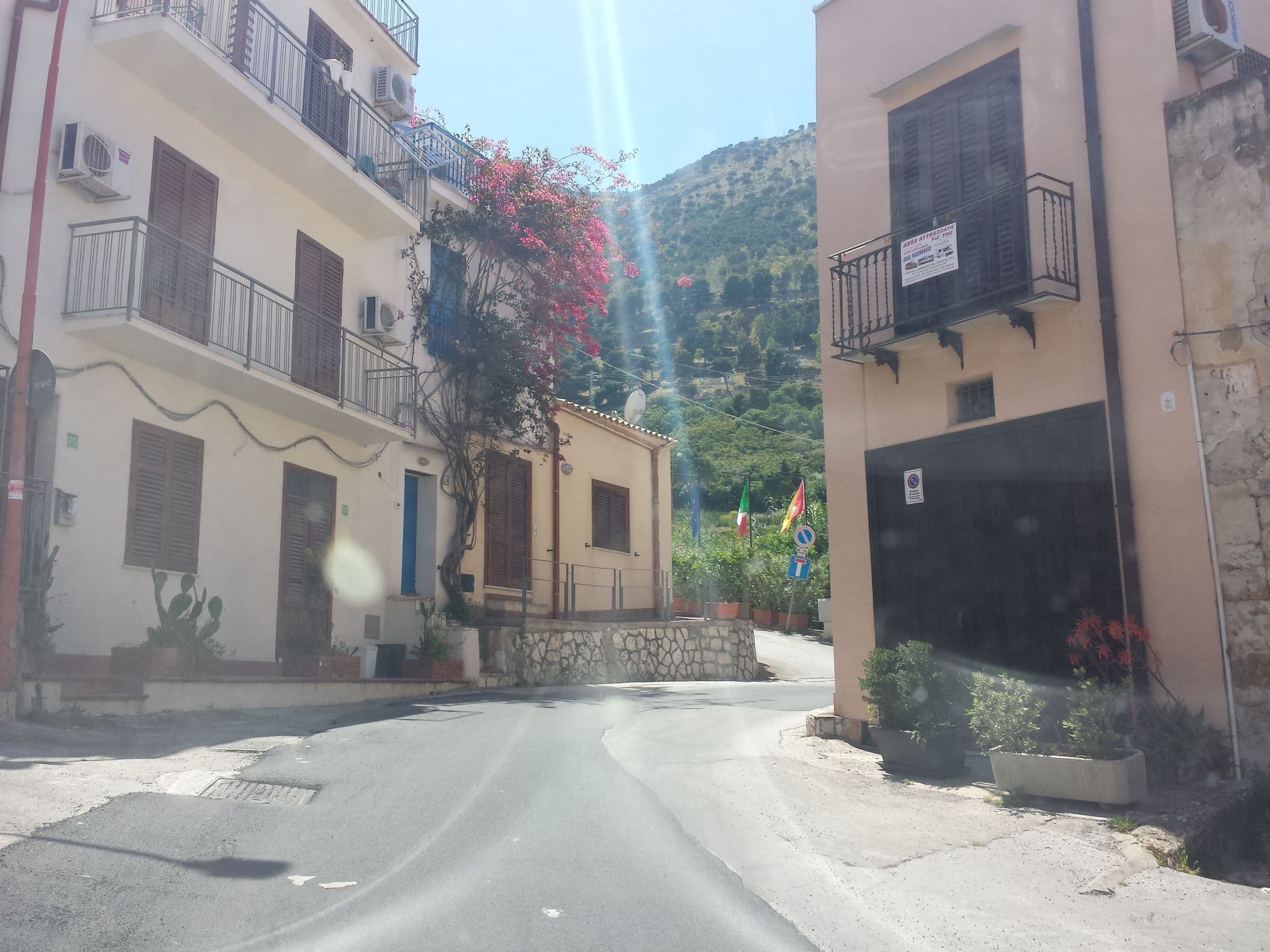 Street view near Cerri Hotel, Castellammare del Golfo — © aborruso (CC BY-SA · Mapillary)