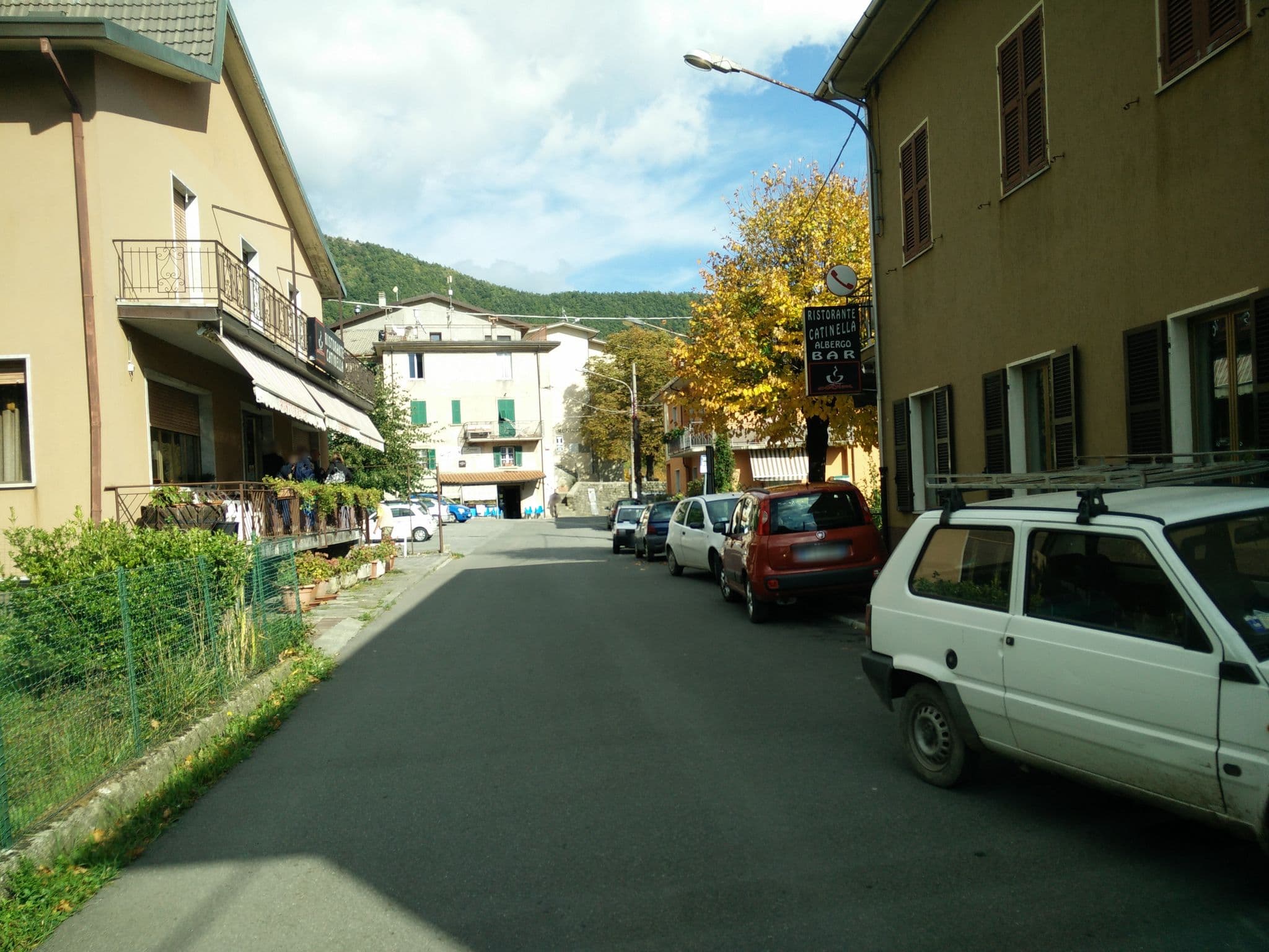 Street view near Catinella, Zeri — © joostjakob (CC BY-SA · Mapillary)