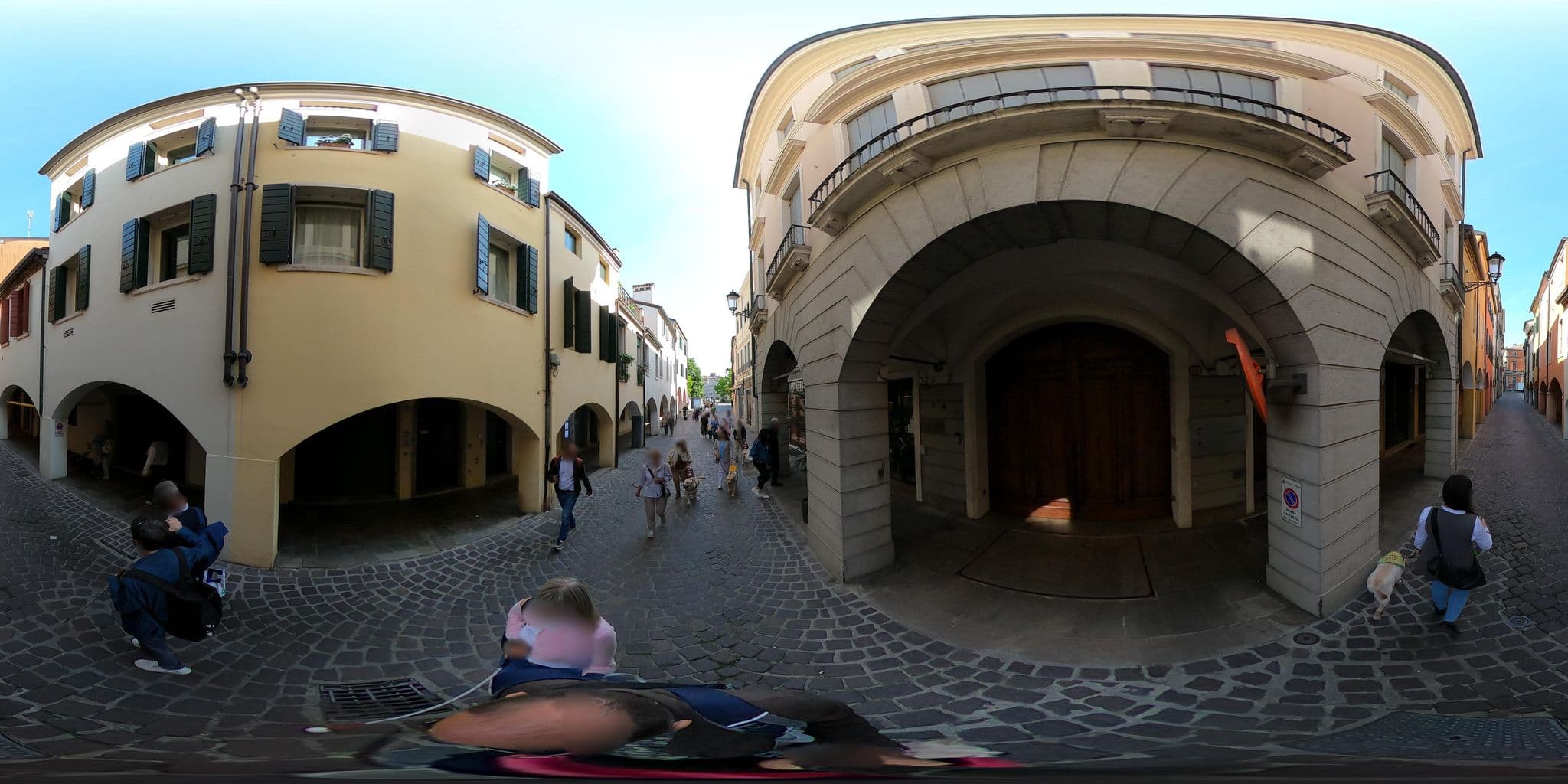 Street view near Scrovegni Room & Breakfast, Padua — © mircozorzo (CC BY-SA · Mapillary)
