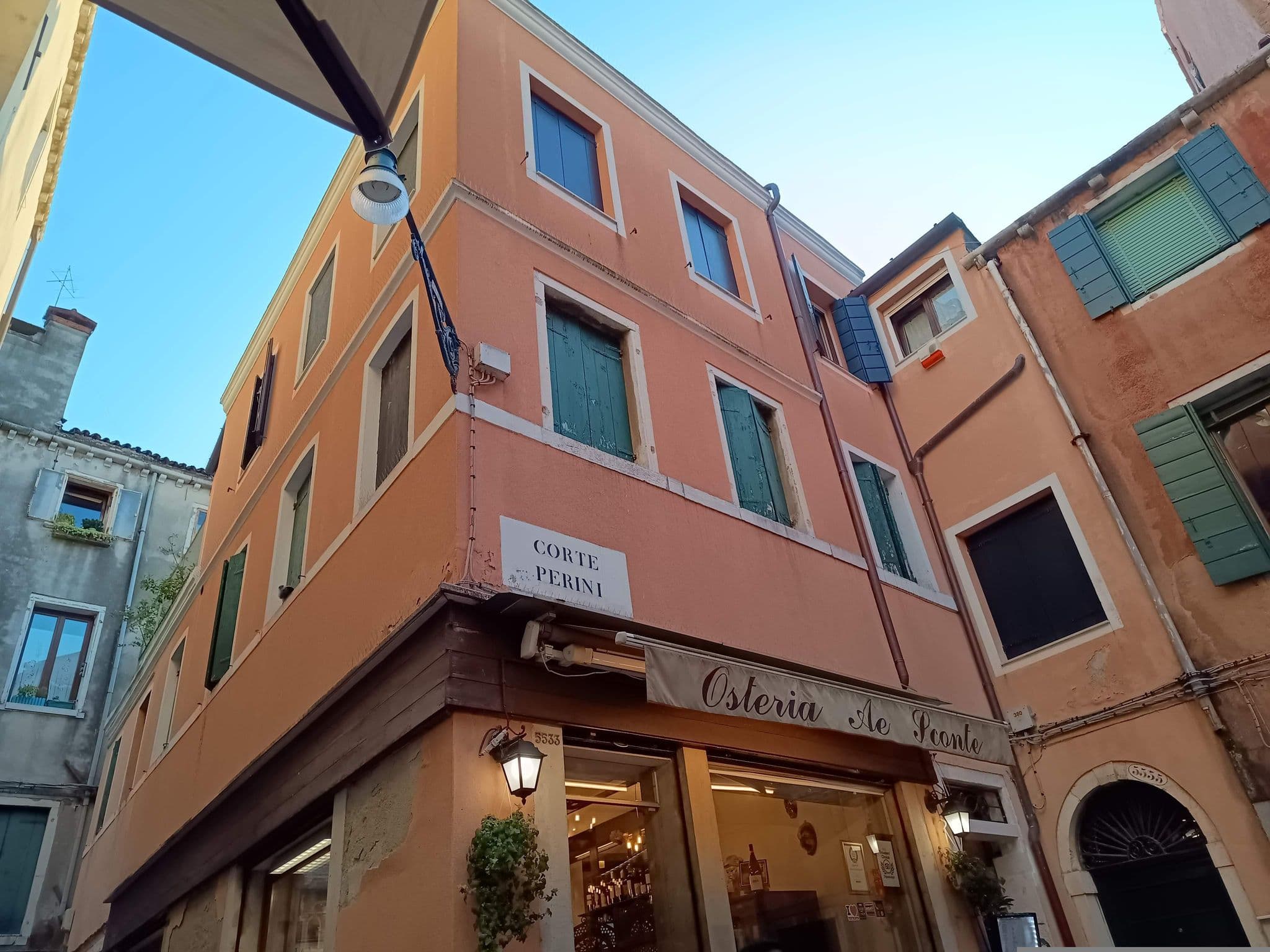 Street view near Taverna San Lio, Venice — © thetornado76 (CC BY-SA · Mapillary)