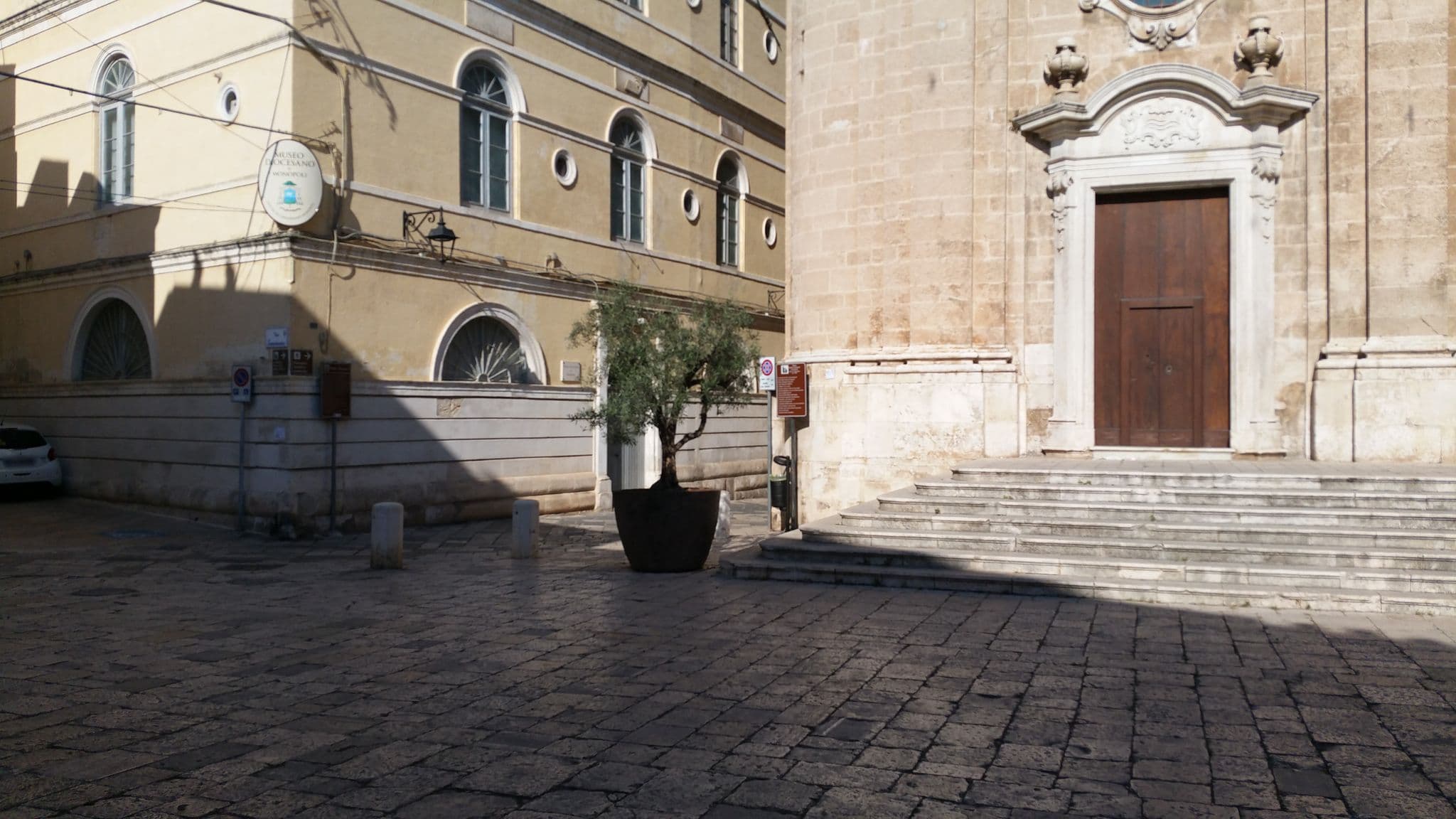 Street view near La Torre e il Mare, Monopoli — © shlublu (CC BY-SA · Mapillary)