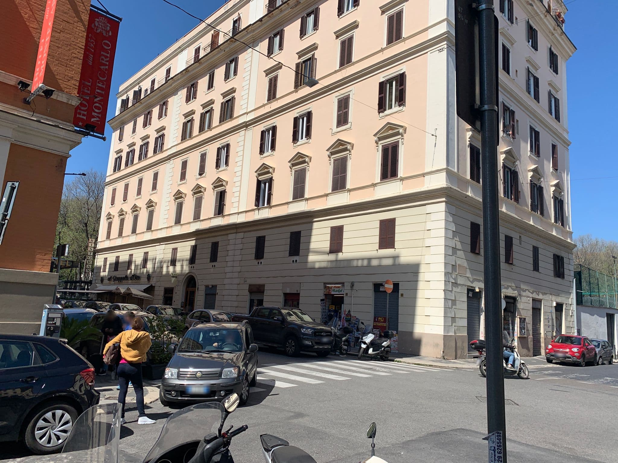 Street view near Hotel Montecarlo, Castro Pretorio