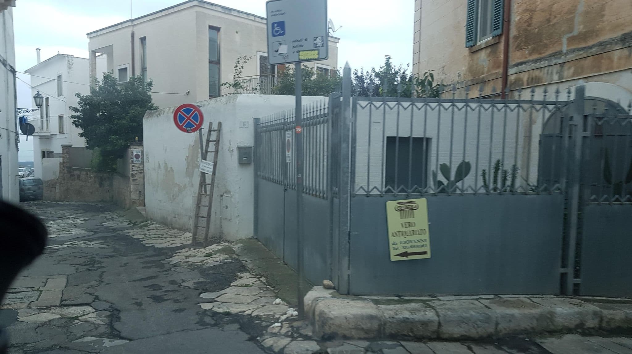 Street view near Bienbi, Ostuni — © ale_zena_it (CC BY-SA · Mapillary)