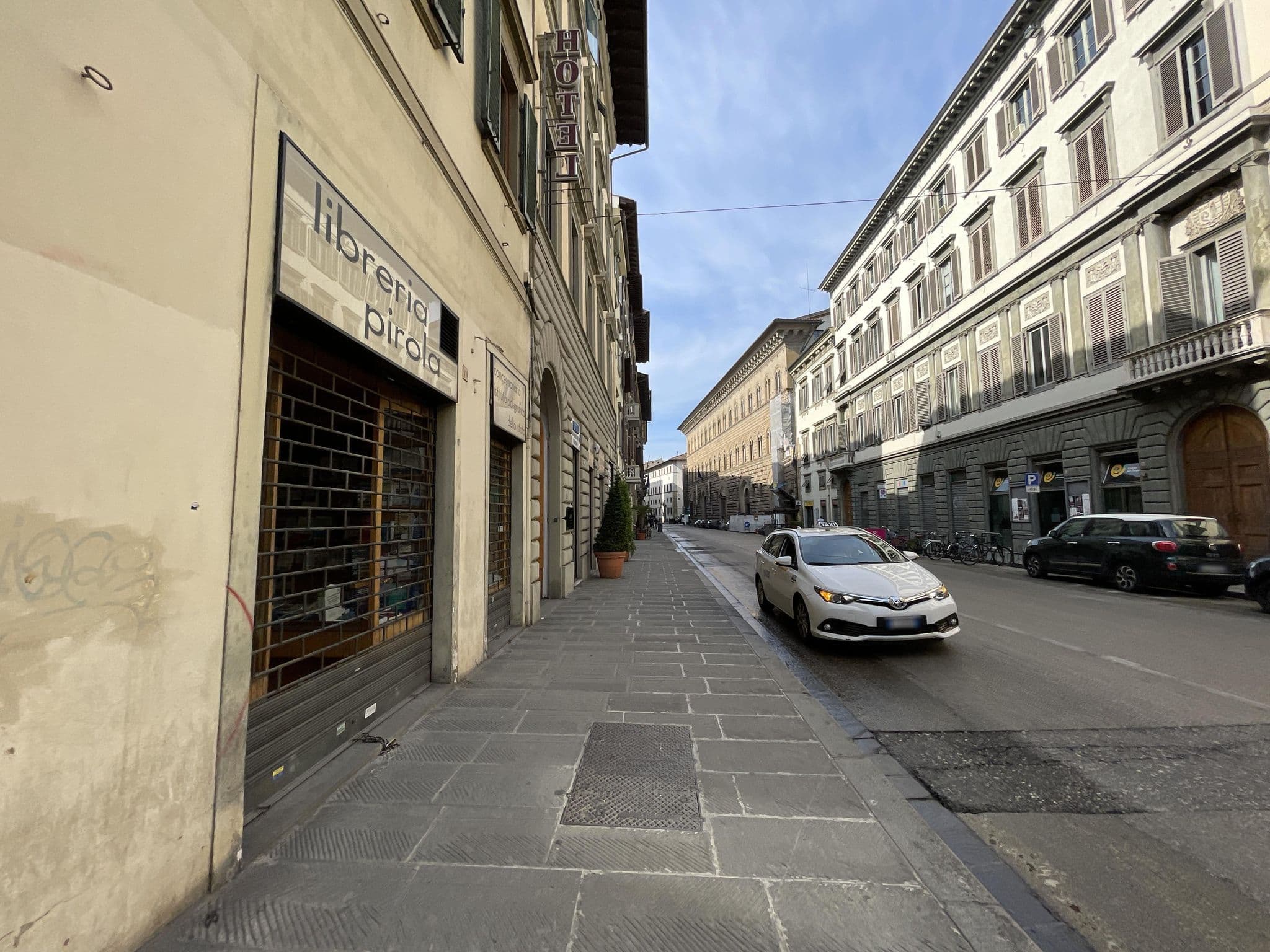 Street view near Hotel Colomba, Florence